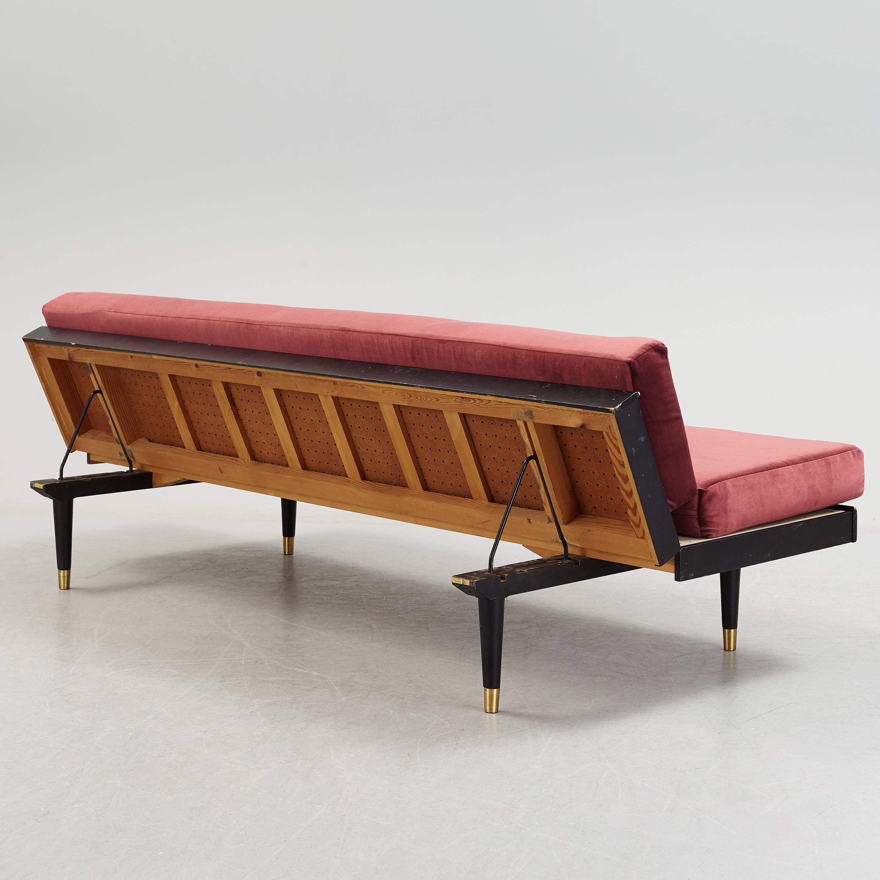 A mid 20th century daybed / sofa by Nordiska Kompaniet. Bukowskis
