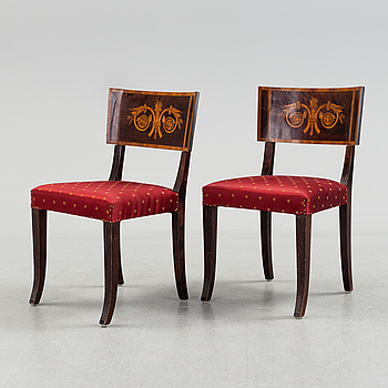 A pair of Swedish Grace chairs, 1920/30's. - Bukowskis