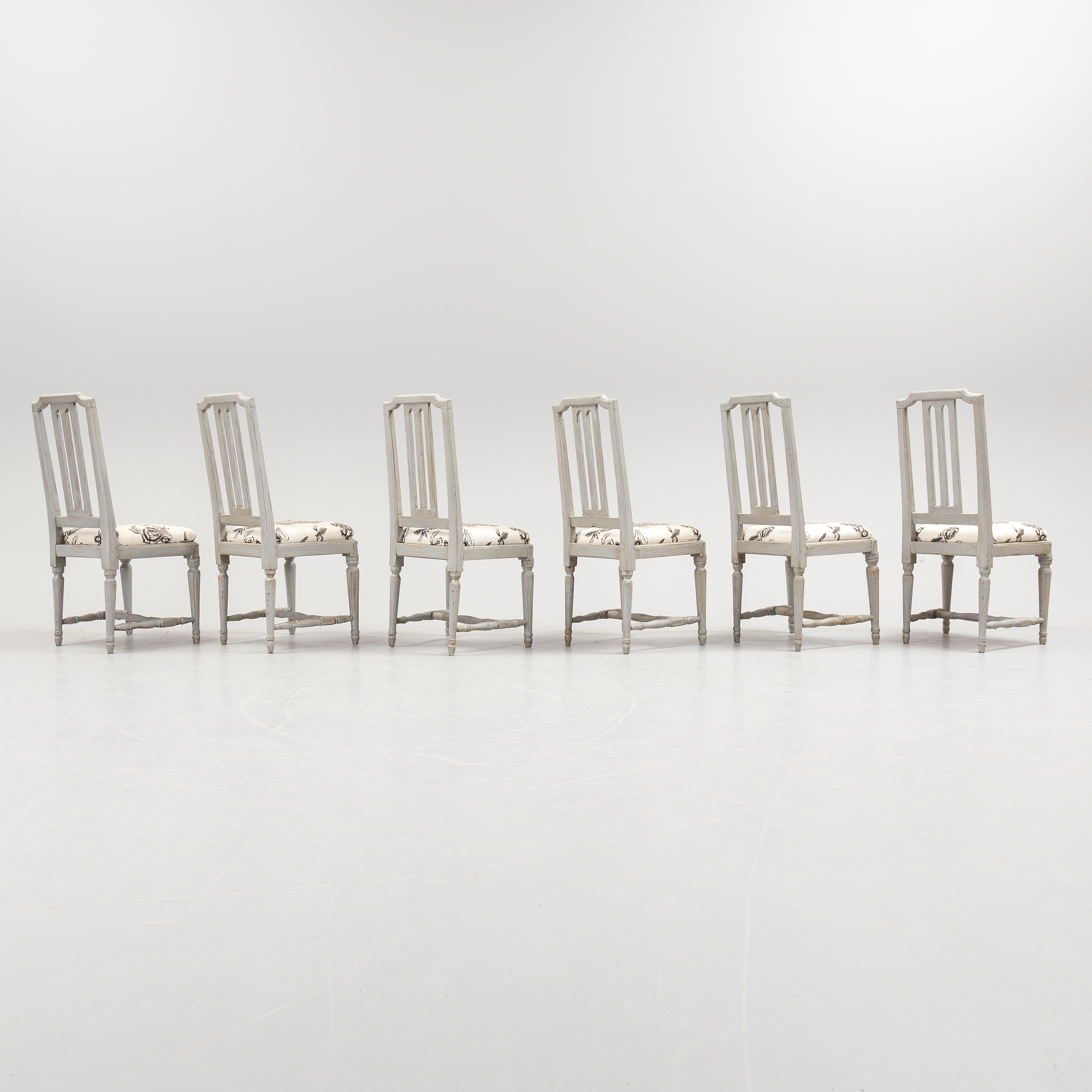 A set of six late gustavian chairs from around year 1800. - Bukowskis