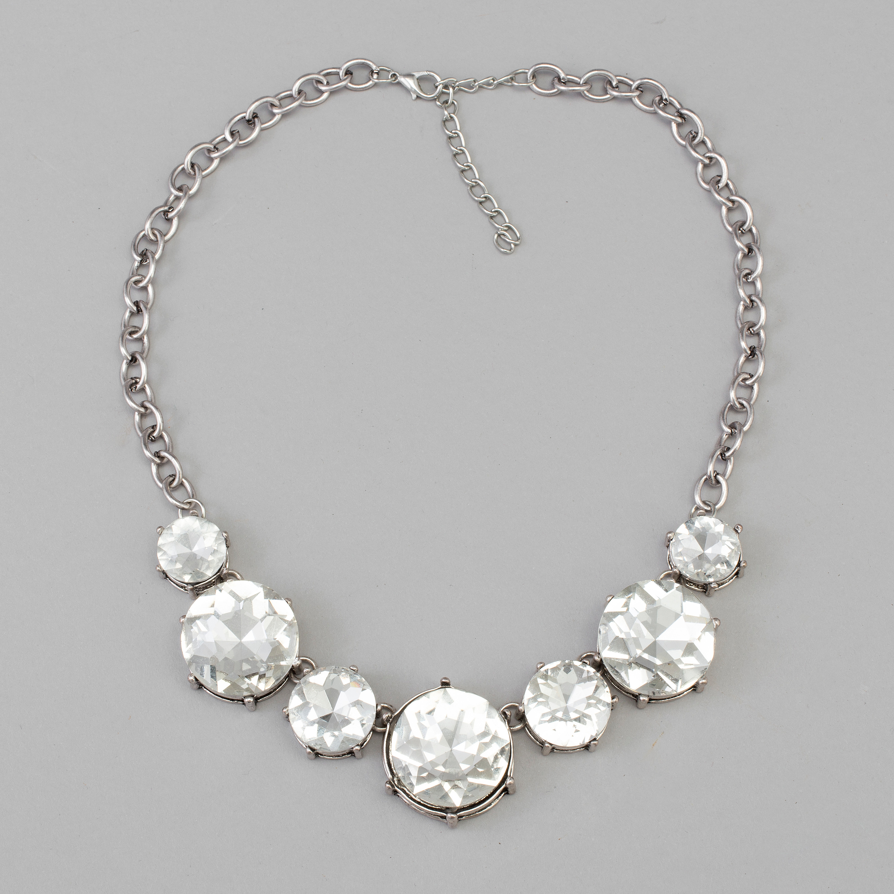 Collier Oscar De La Renta Avec Cristaux Bleus, Gris Et Perles - Style Rétro