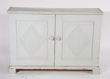 10291. SKÅP, gustaviansk stil, 18001900-tal.