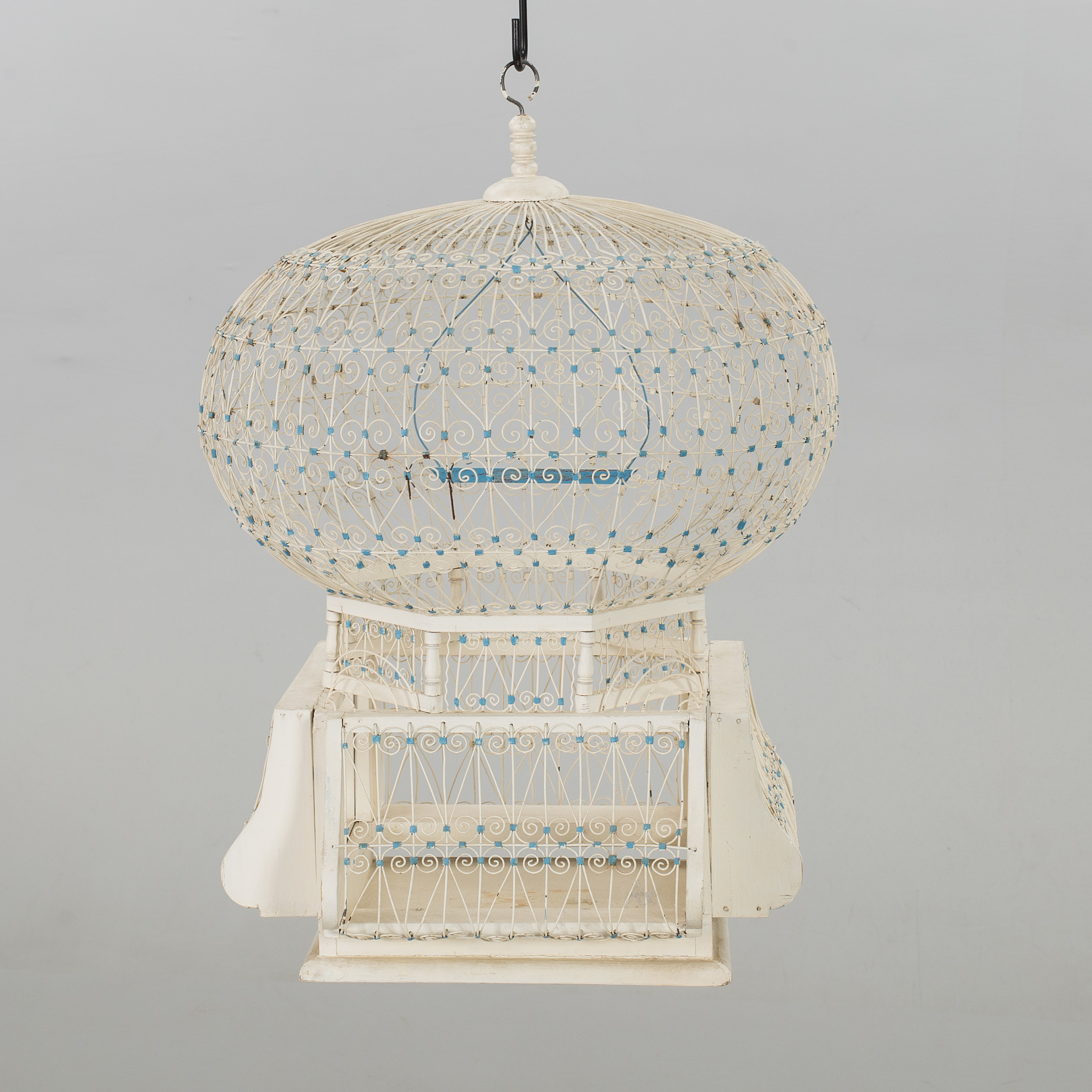 A FRENCH BIRDCAGE. Bukowskis