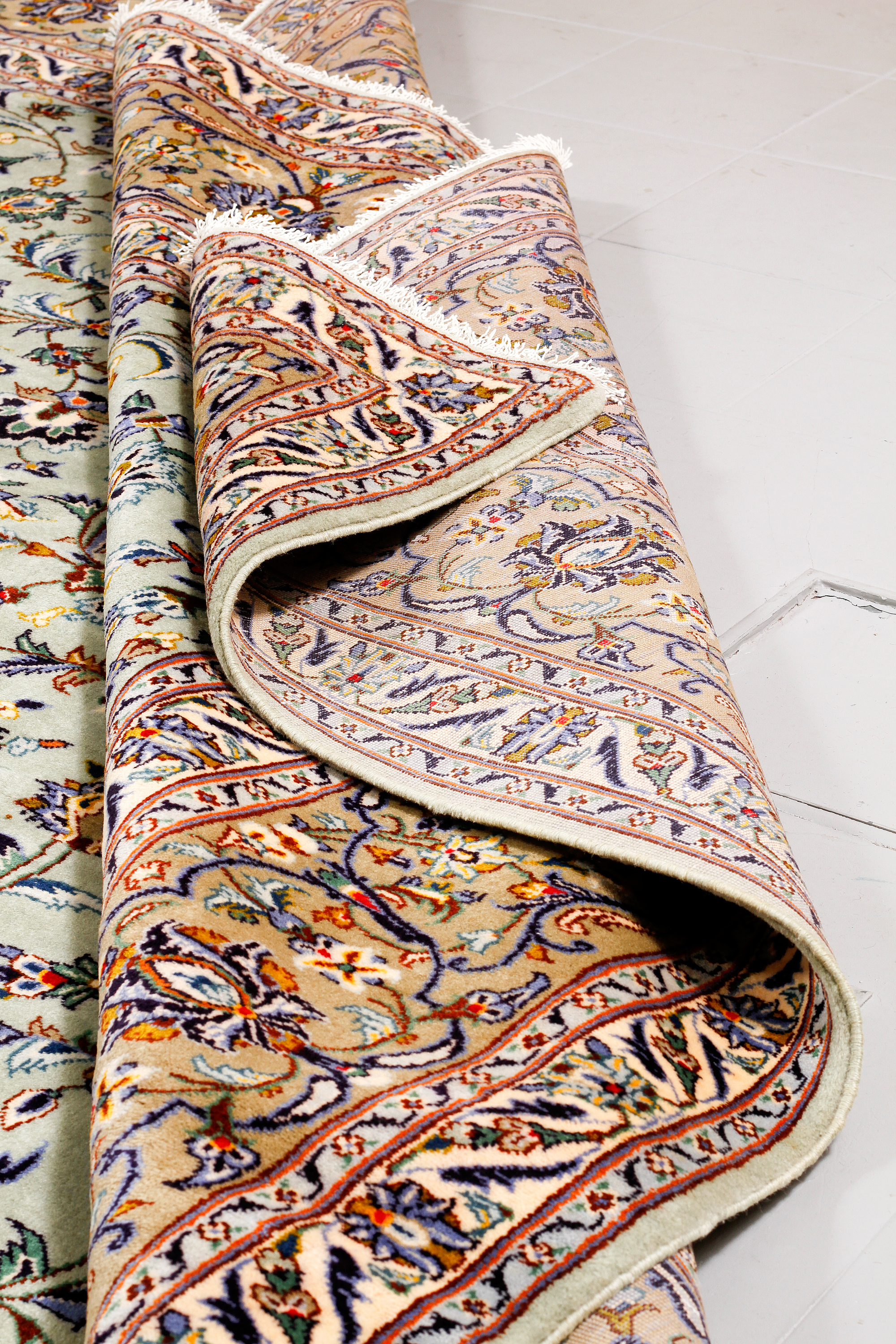 A Keshan rug, 412 x 305 cm. Bukowskis