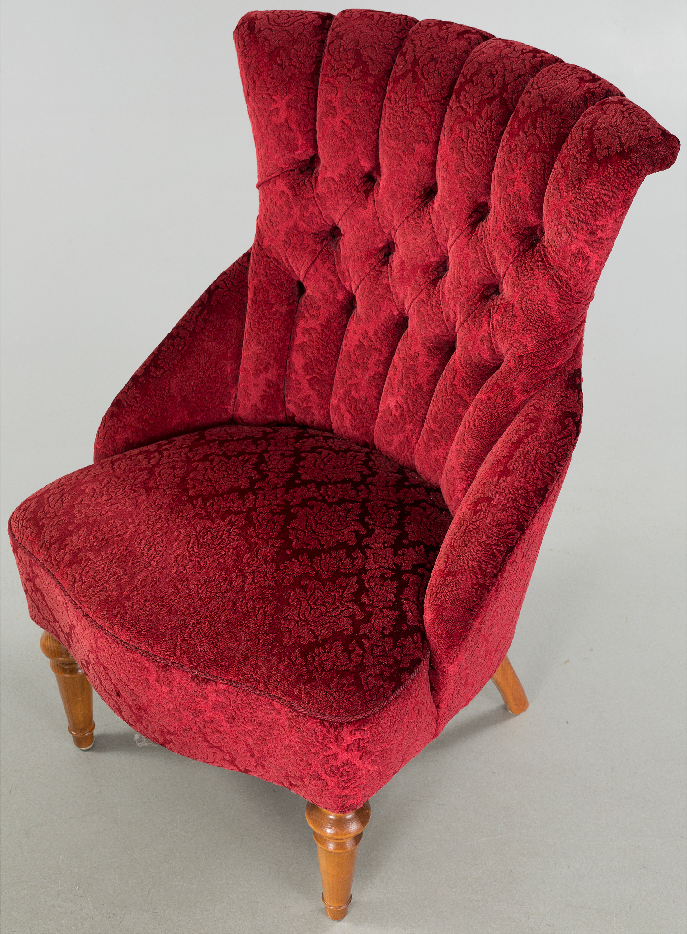 A pair of mid 20th century chairs. Bukowskis