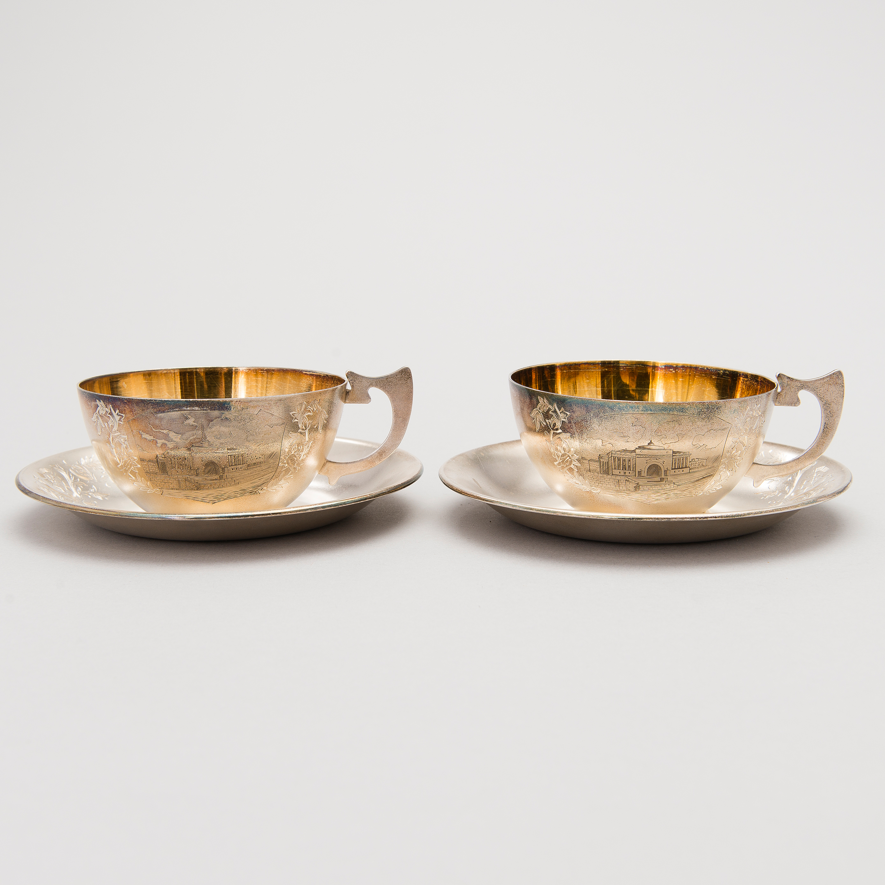 A pair of mid20th Century silver tea cups from Tallinn. Bukowskis