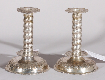 10377. LJUSSTAKAR, ett par. Silver. Tenn  Silver AB, Göteborg 1948.