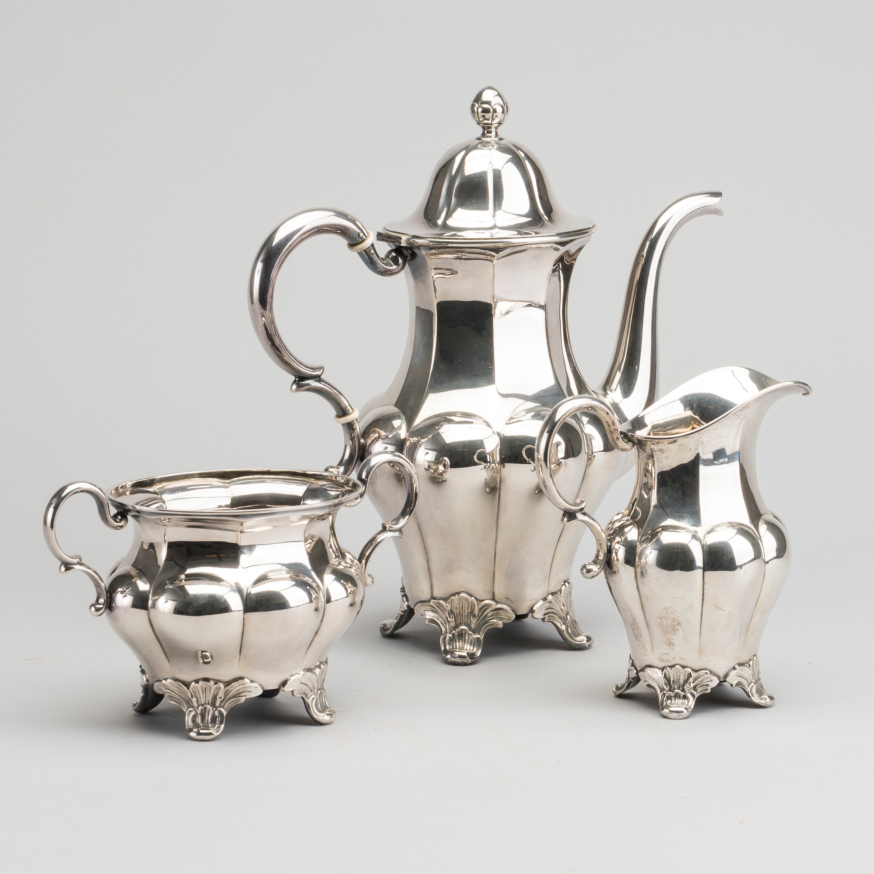 A 3 pieces set of Silver GAB coffee set. - Bukowskis