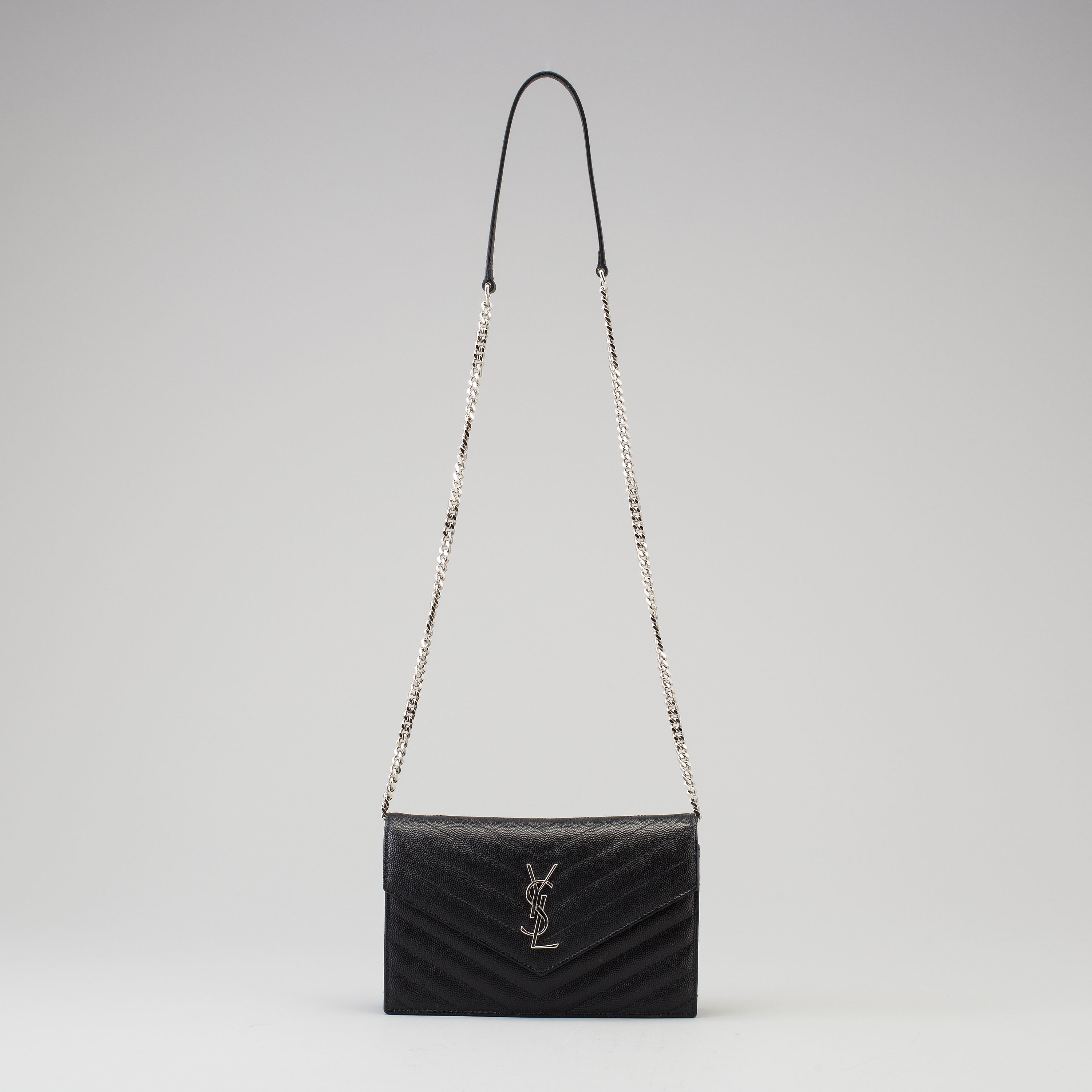 VÄSKA, "Chain Wallet", Yves Saint Laurent. Bukowskis