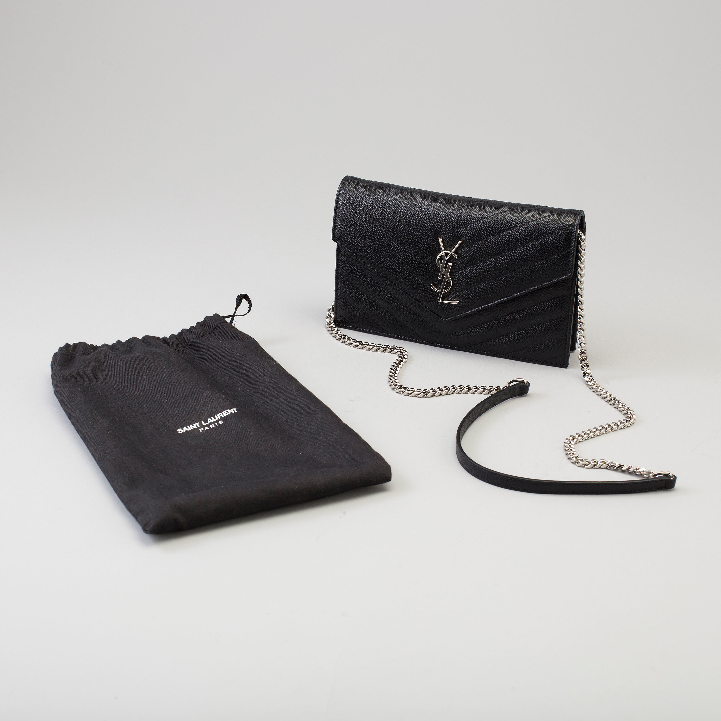 VÄSKA, "Chain Wallet", Yves Saint Laurent. Bukowskis