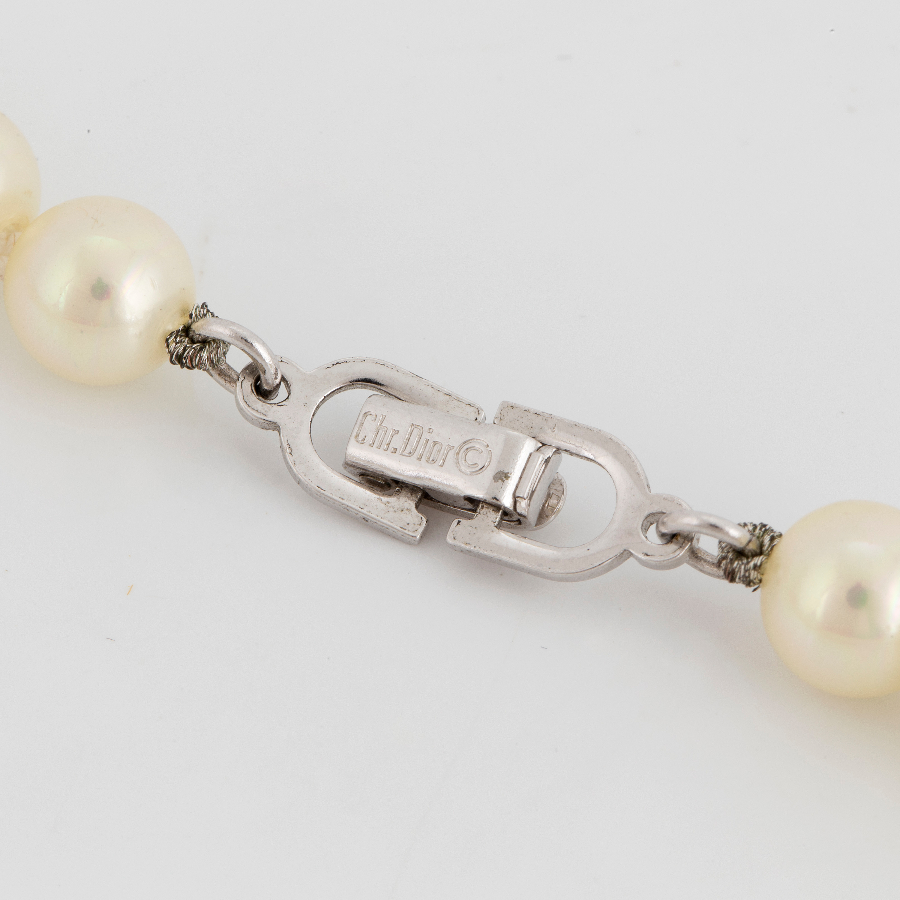 a-christian-dior-pearl-necklace-bukowskis