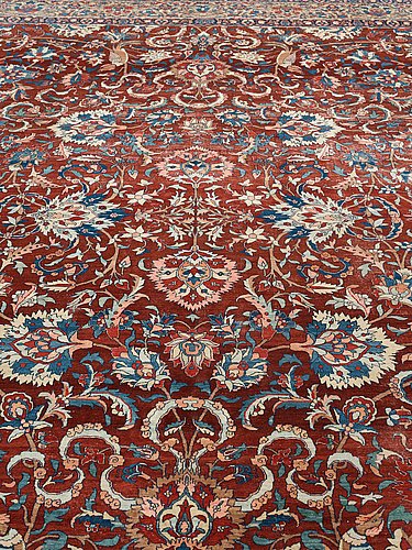 A Carpet An Antique Esfahan Ca 480 5 X 350 Cm Bukowskis