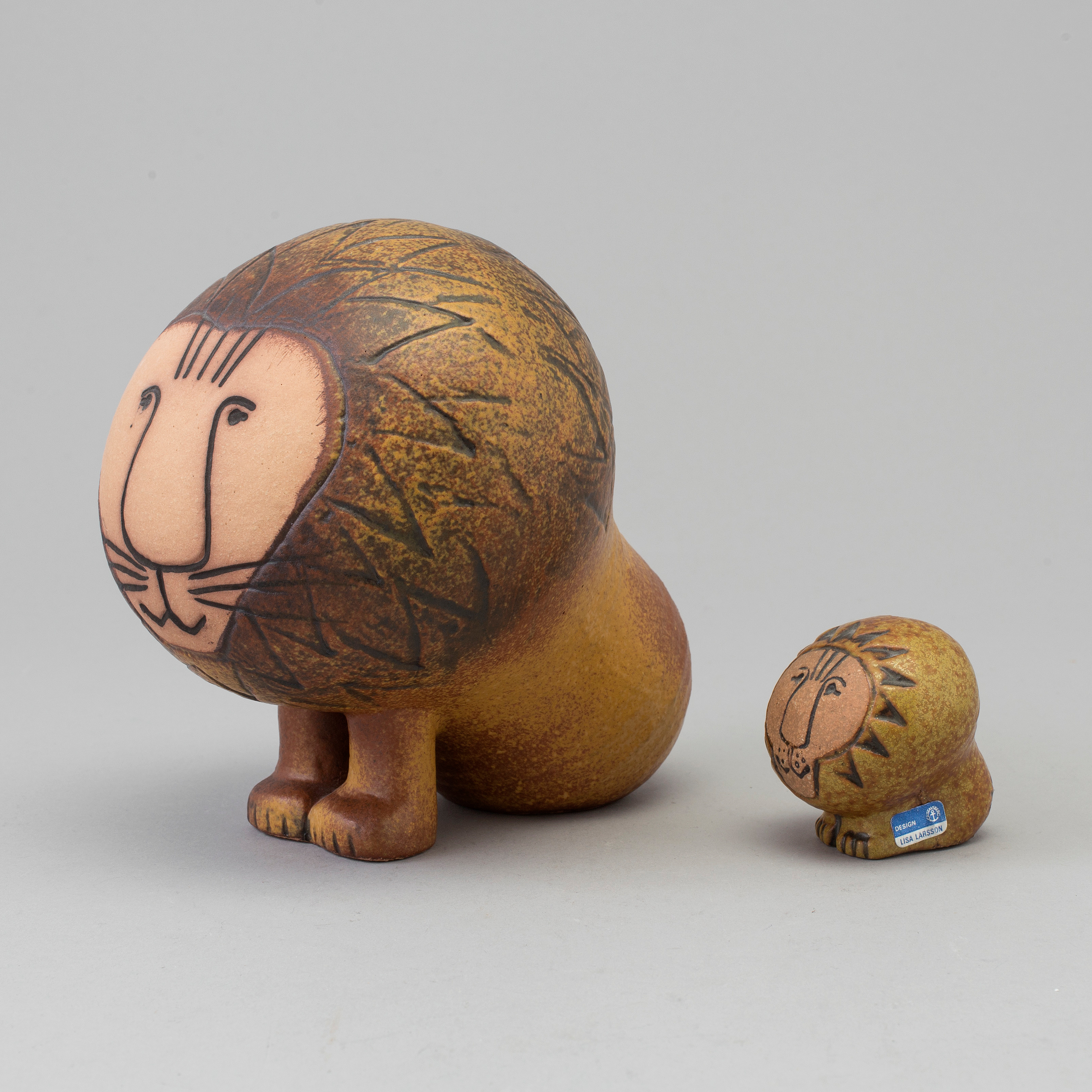LISA LARSON Figurer 2 St Stengods Gustavsberg Bukowskis lisa-larson-figurer-2-st-stengods-gustavsberg-bukowskis