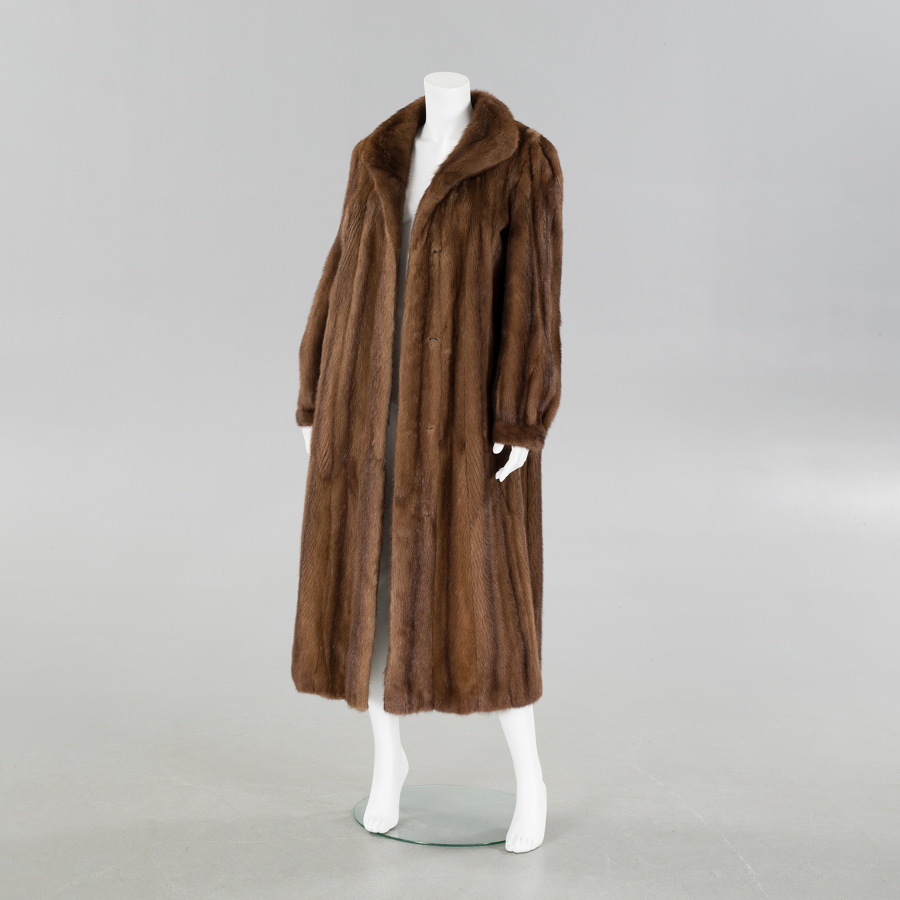 A mink fur coat. Bukowskis
