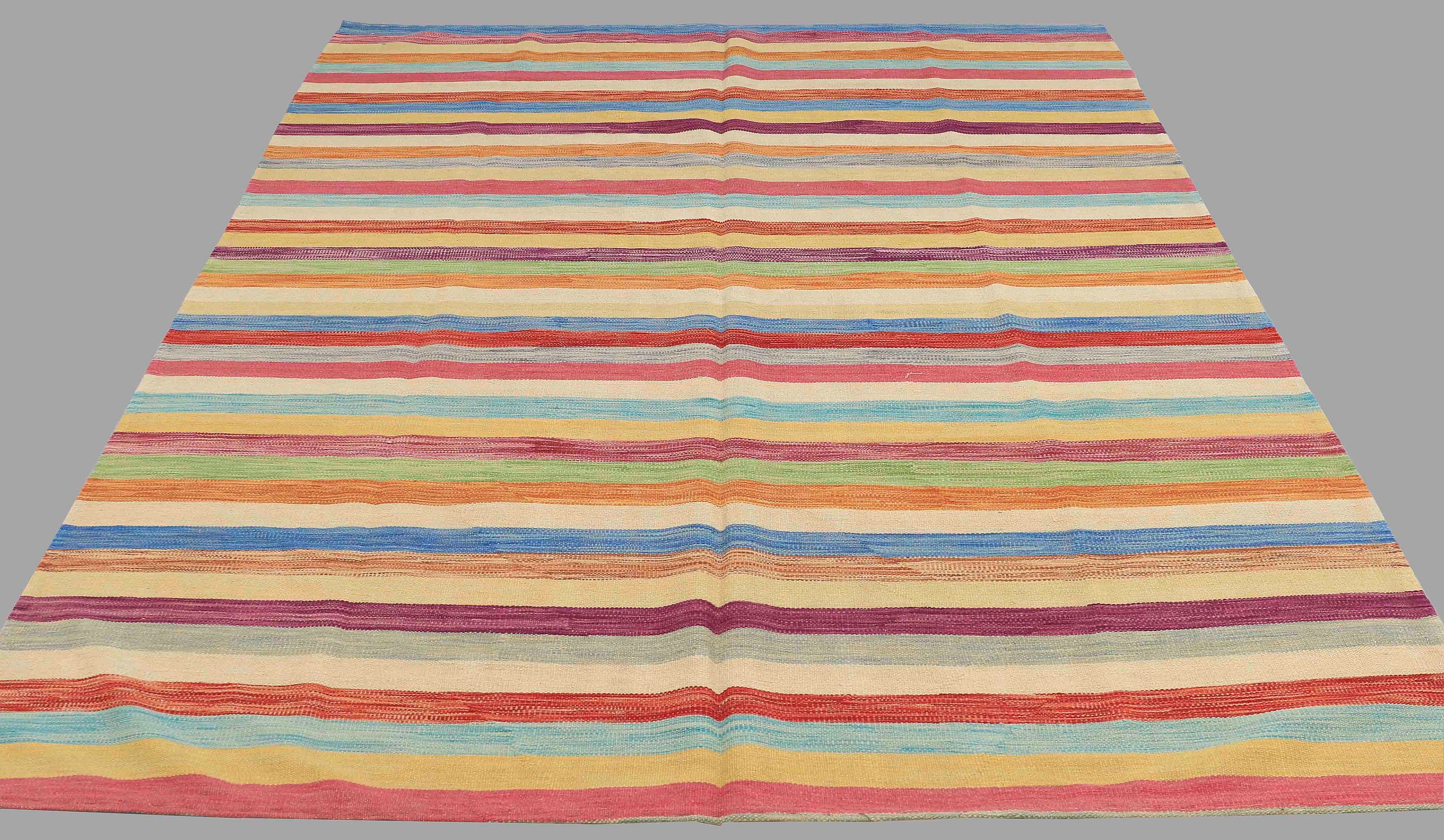 A CARPET, flat weave, around 276 x 203 cm. Bukowskis