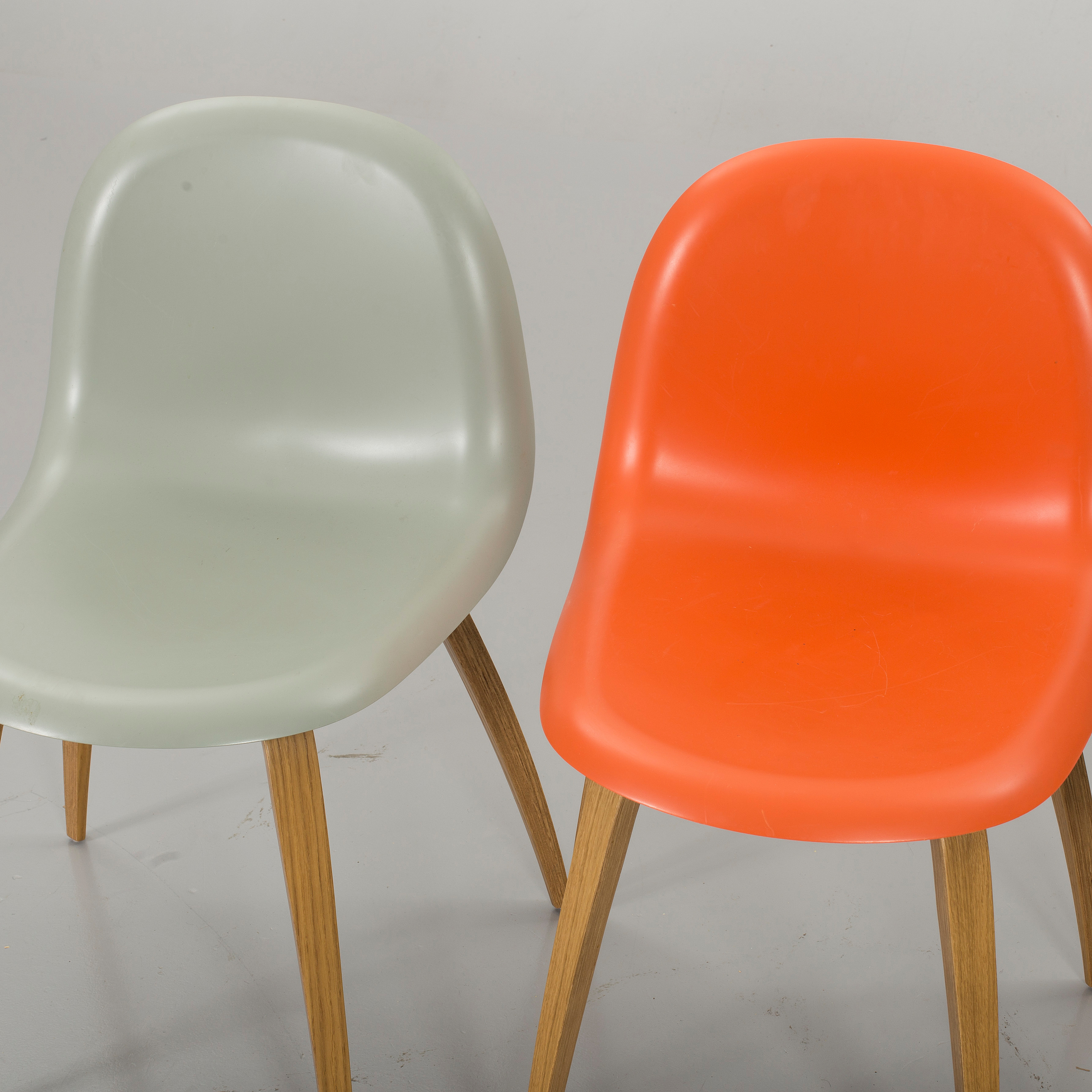 KOMPLOT DESIGN, stolar 4 st "Gubi 5 Chair" 2000tal. Bukowskis