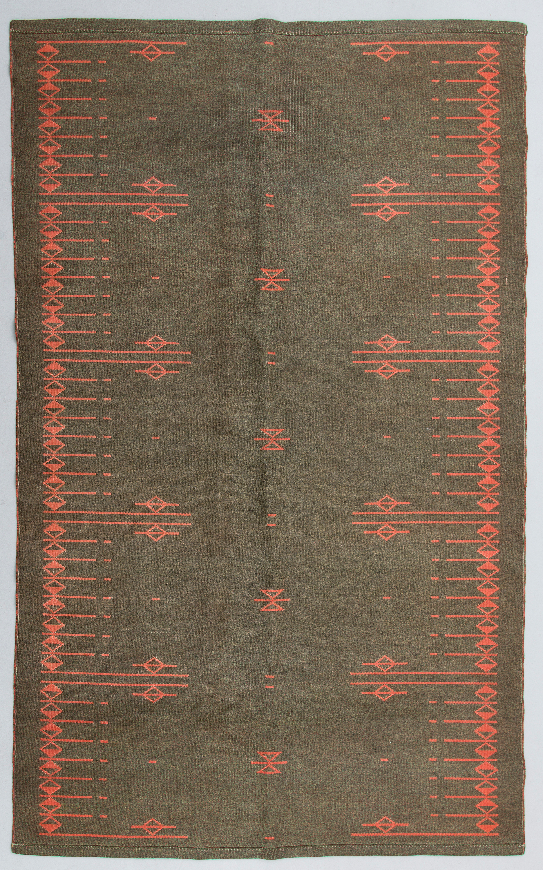 A Finnish flat weave carpet. Circa 242x149 cm. Bukowskis