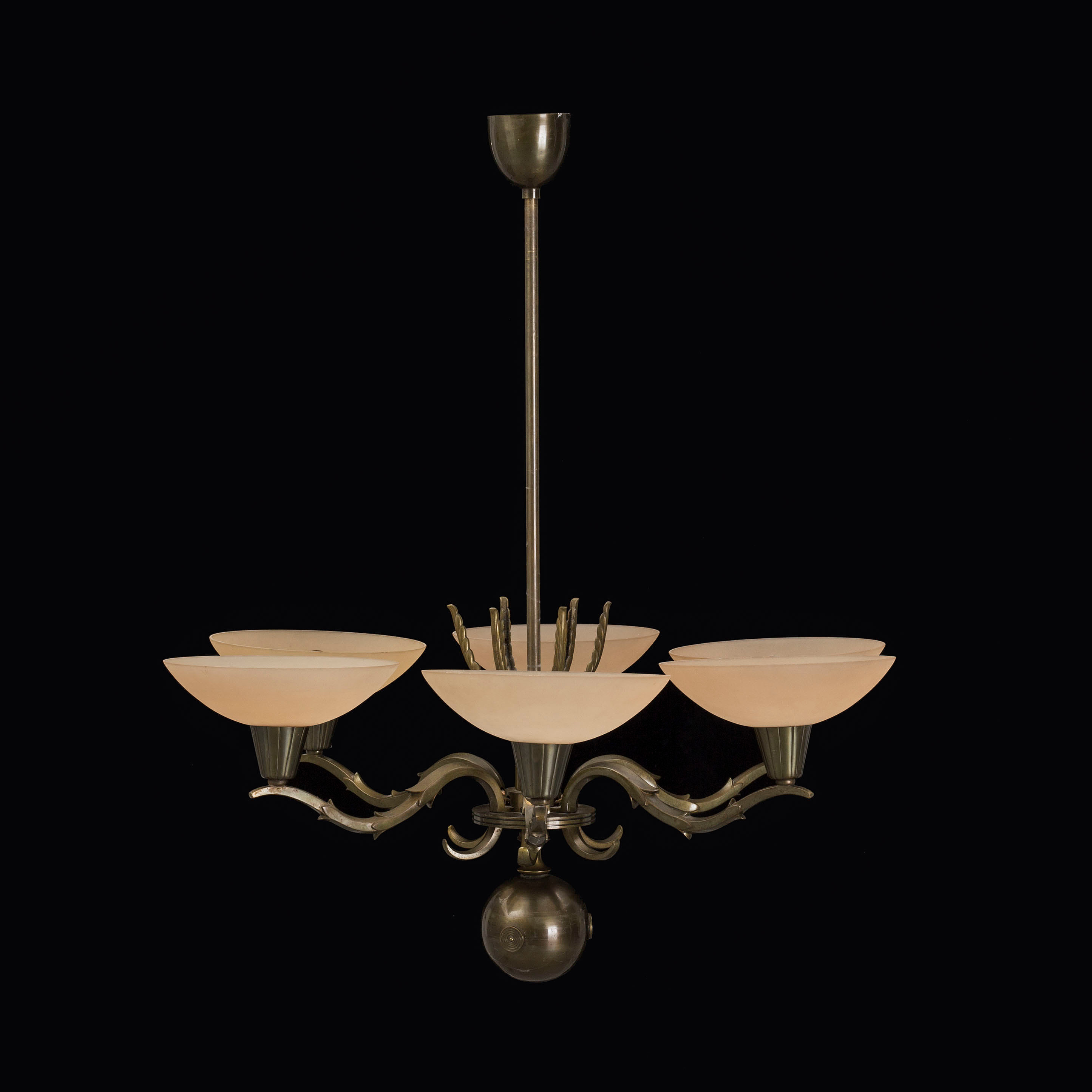 A 1920s ceiling light. Bukowskis