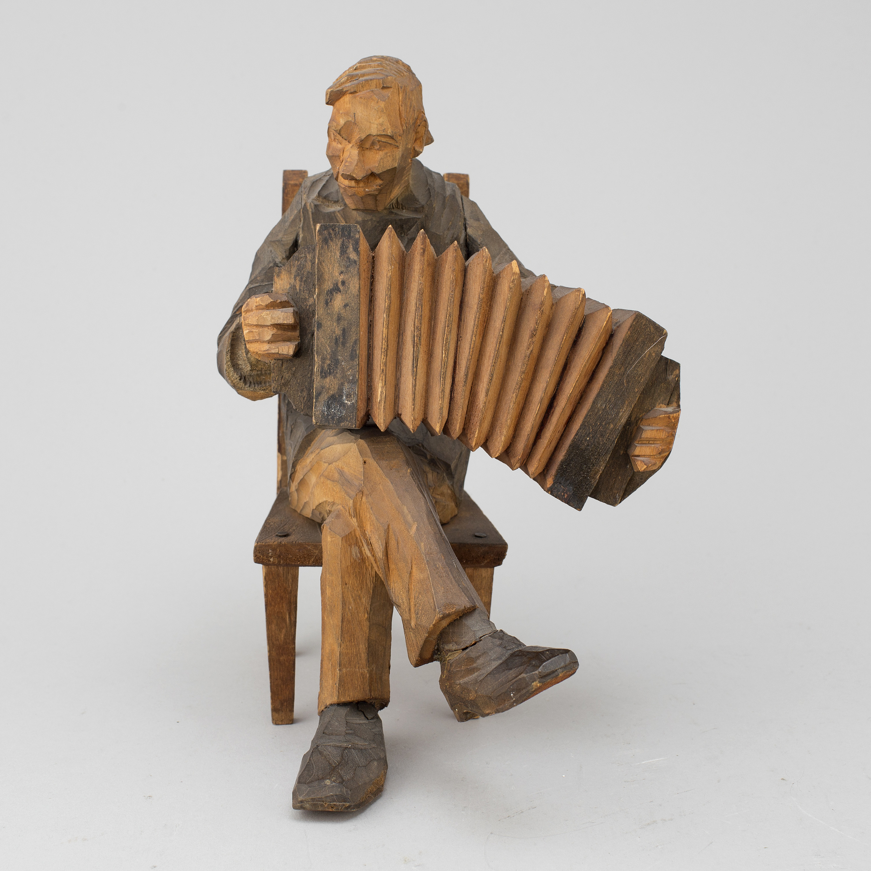 AXEL PETERSSON DÖDERHULTARN, skulptur, snidat trä, signerad. Bukowskis