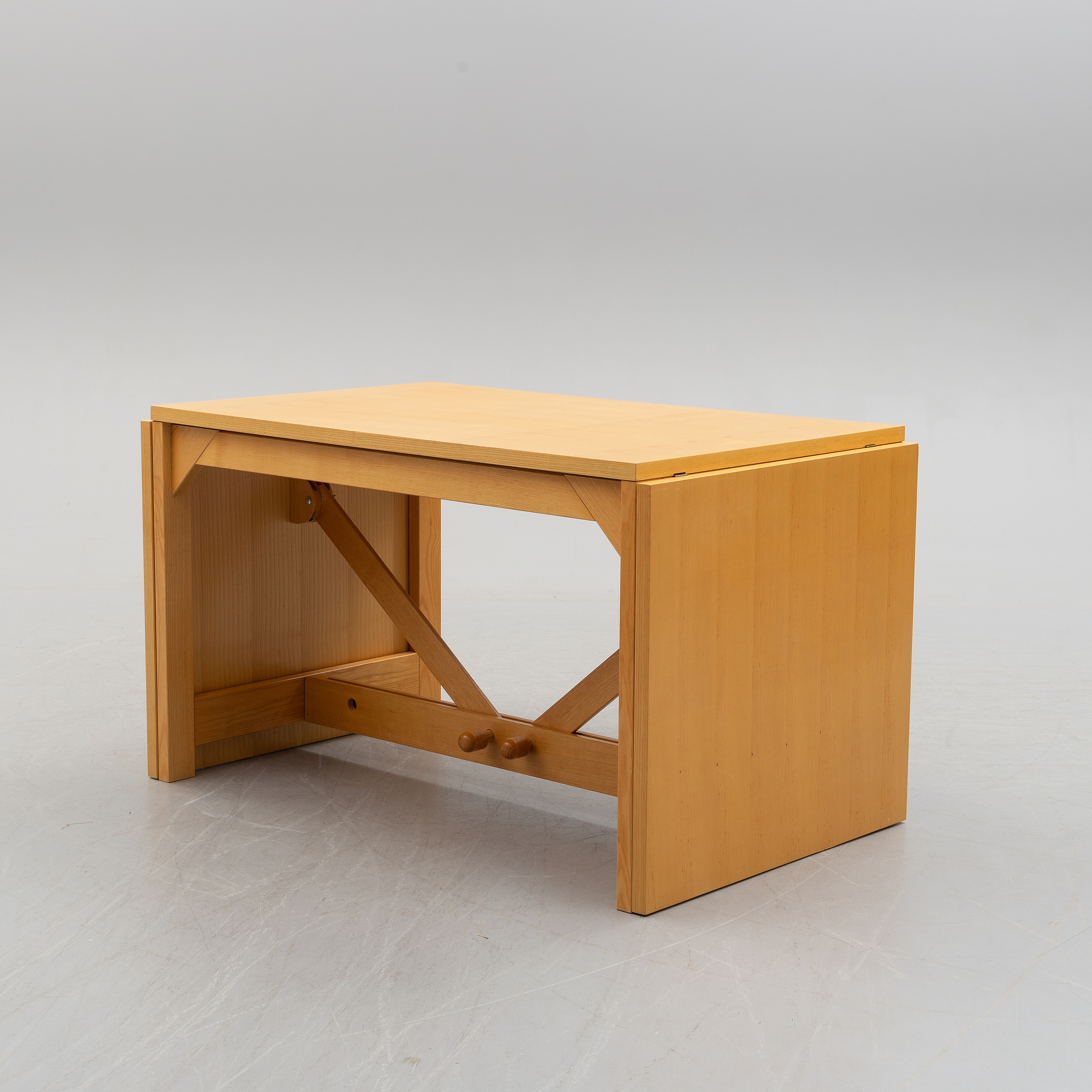 A late 20th century table. - Bukowskis