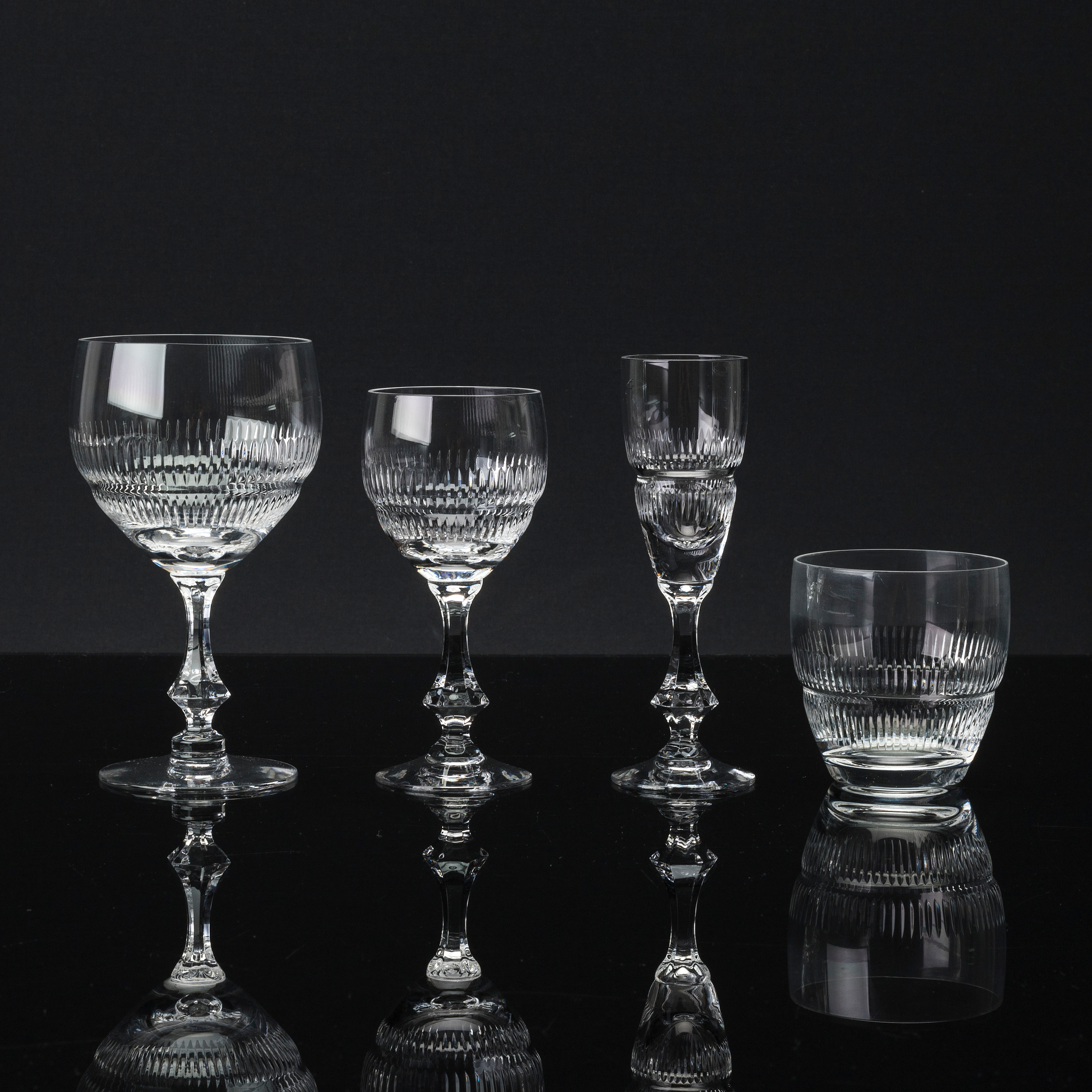 A GLASS SERVICE, 48 pcs, mid 20th century. Bukowskis