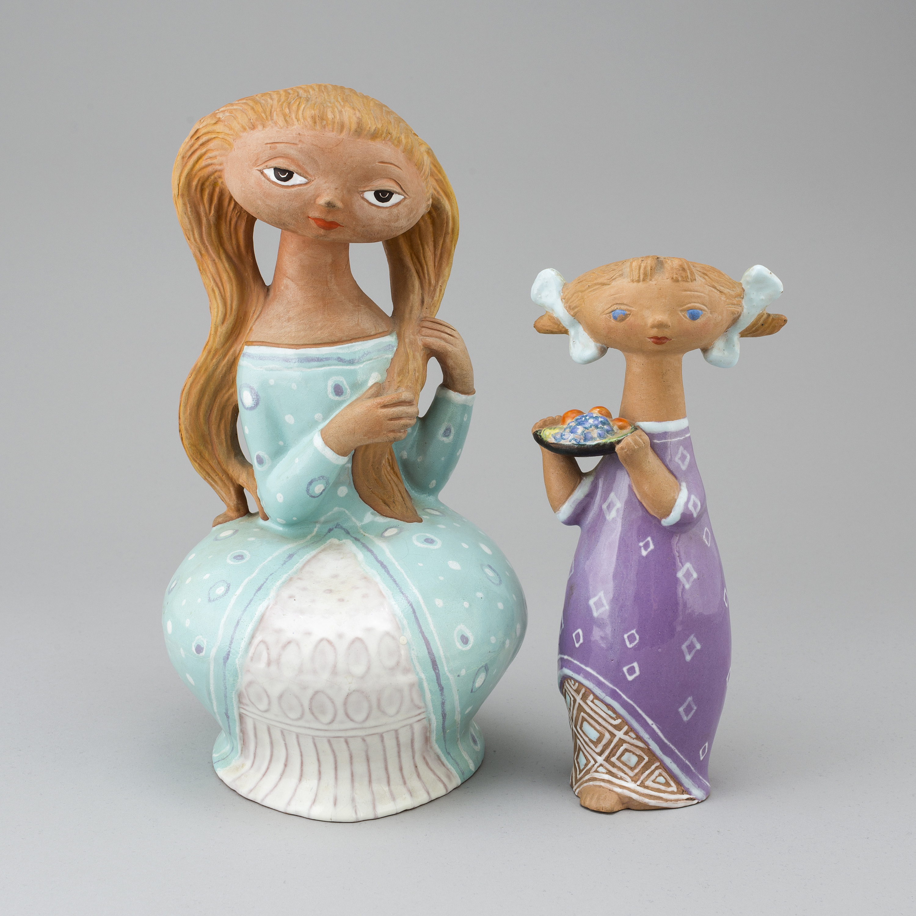 MARGIT KOVACS, two pottery figures, Hungary, 1975 and 1977. Bukowskis
