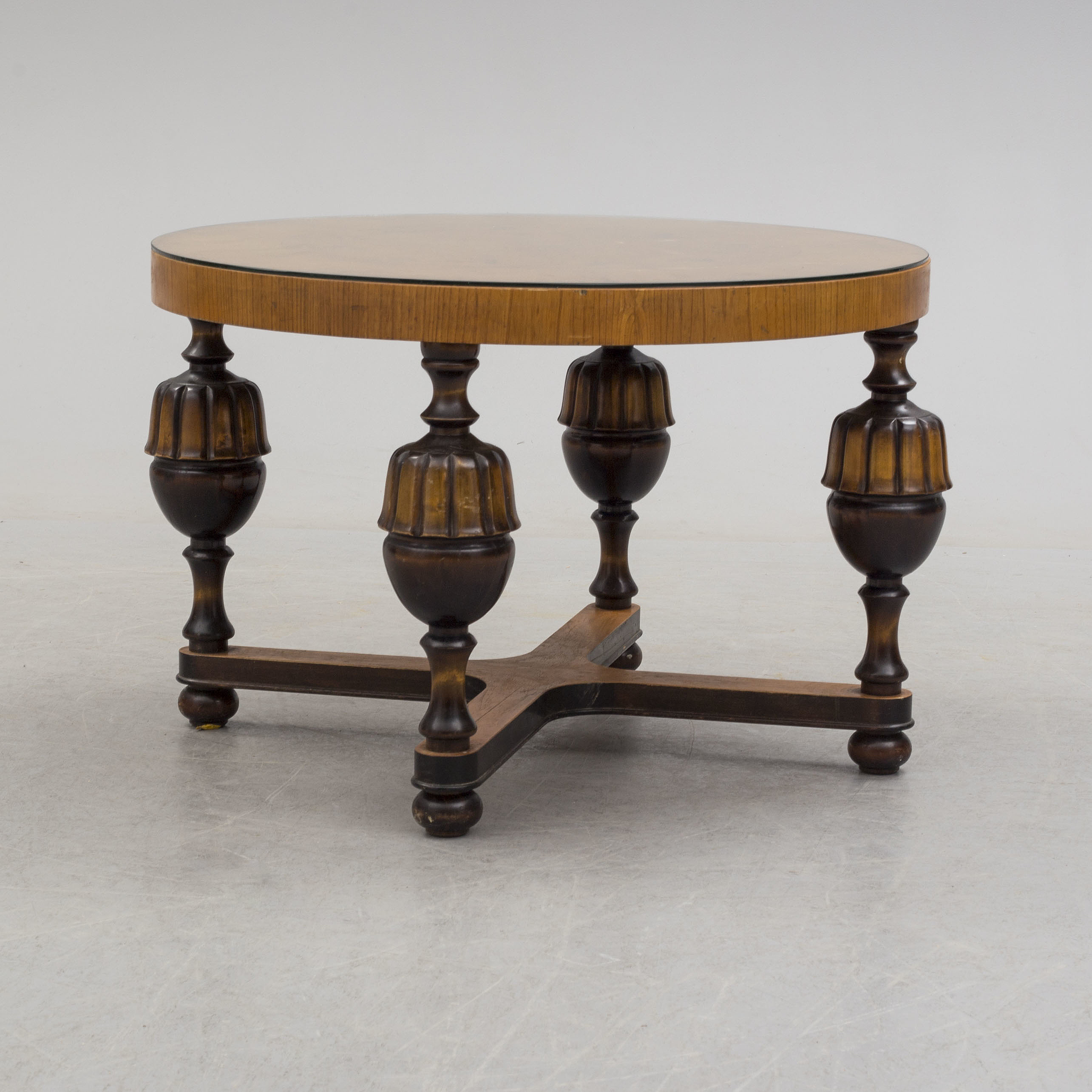 A 1940s table. - Bukowskis