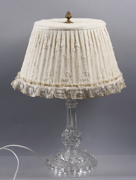 108865. BORDSLAMPA, glas. Baccarat Deposé Frankrike.