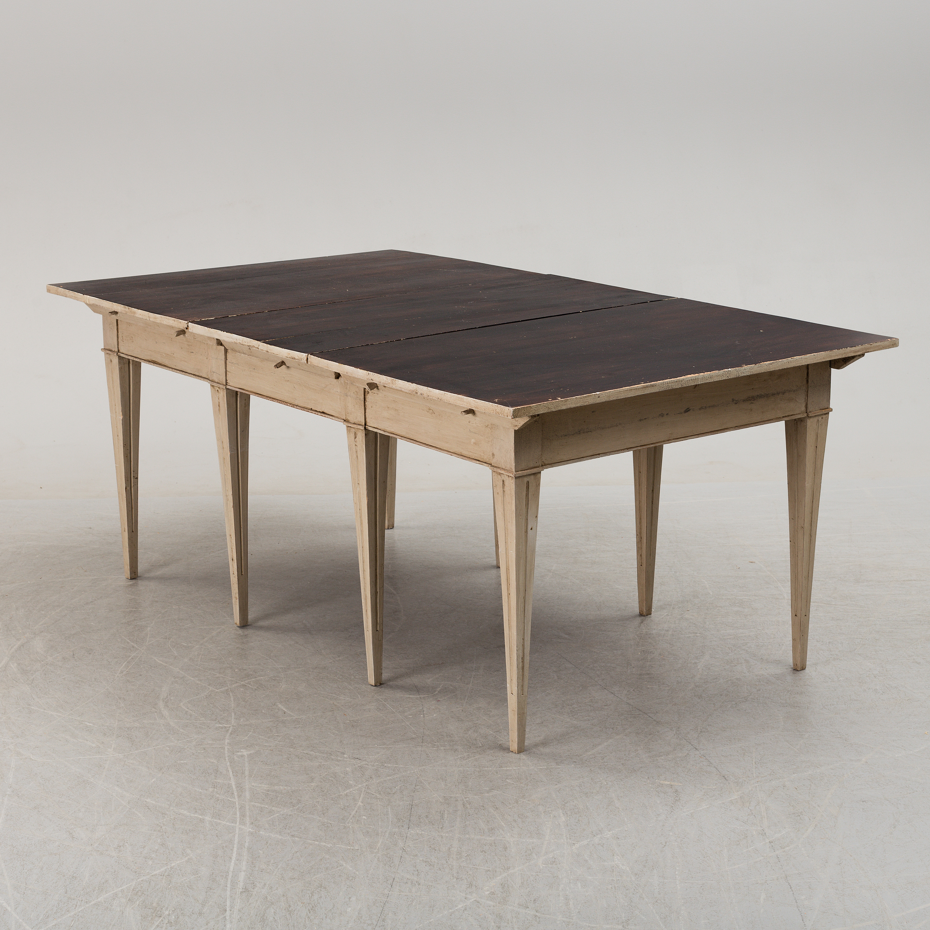 A DINING TABLE, Gustavian style, 20th century. Bukowskis