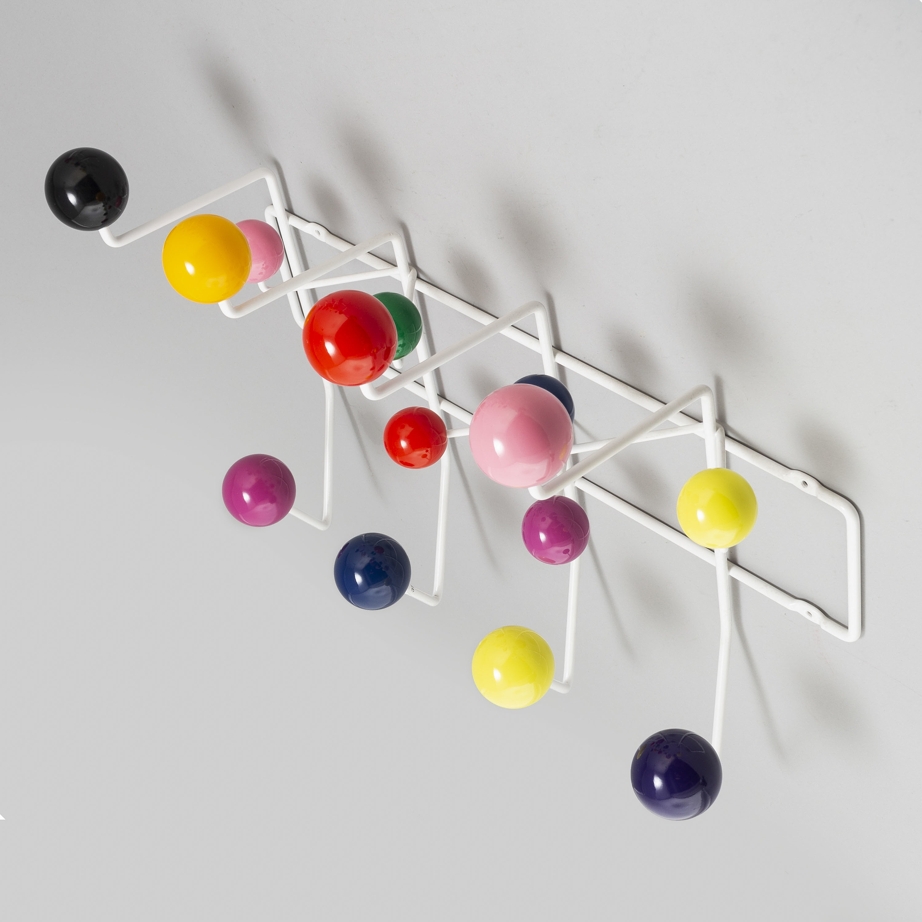 CHARLES EAMES, klädhängare, ett par, 