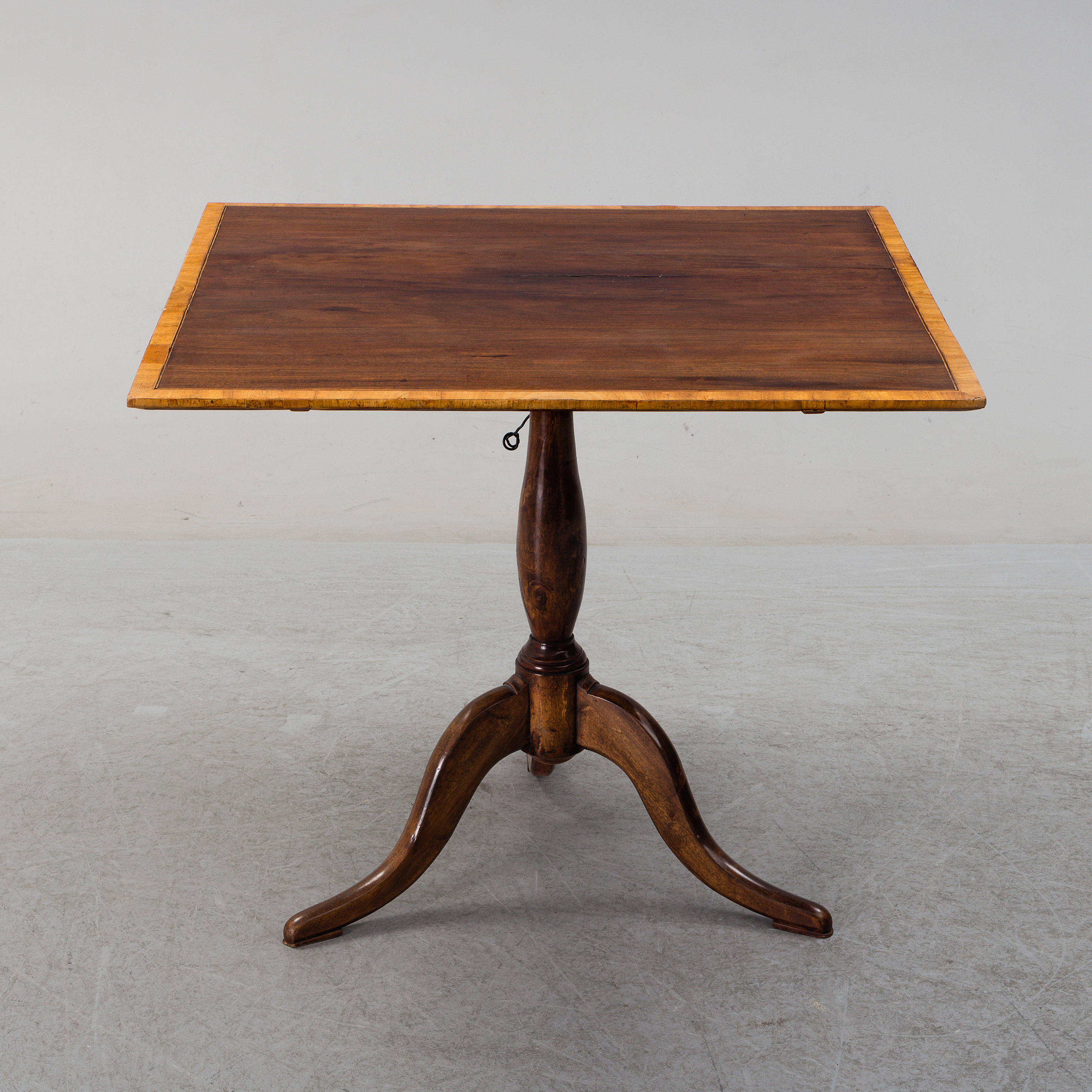 An early 20th century table. - Bukowskis