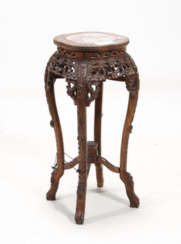 110517. PIEDESTAL, orientalisk, 1900-tal.