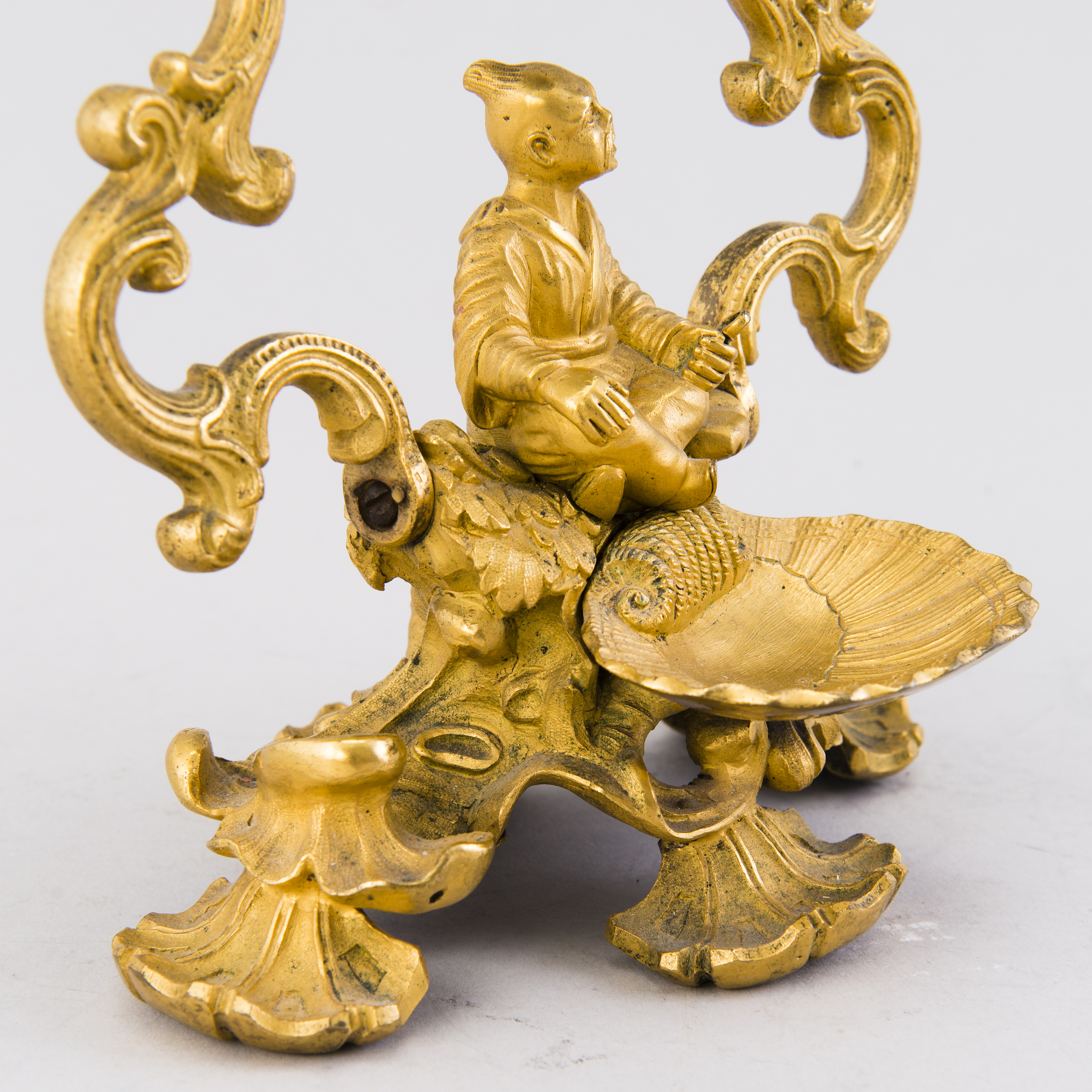 A TABLE BELL, gilt bronze, chinoiserie, second half of the 19th century