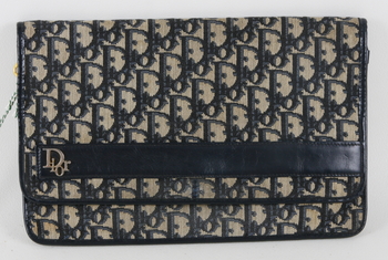 110941. KUVERTVÄSKA, Christian Dior.