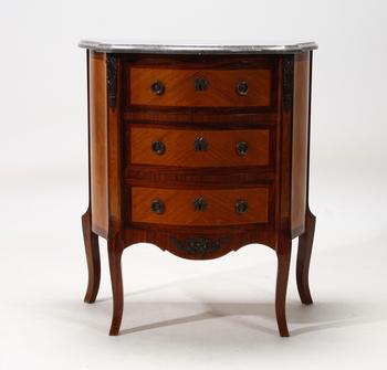 111193. BYRÅ, Louis XVI-stil, 1900-talets första hälft.