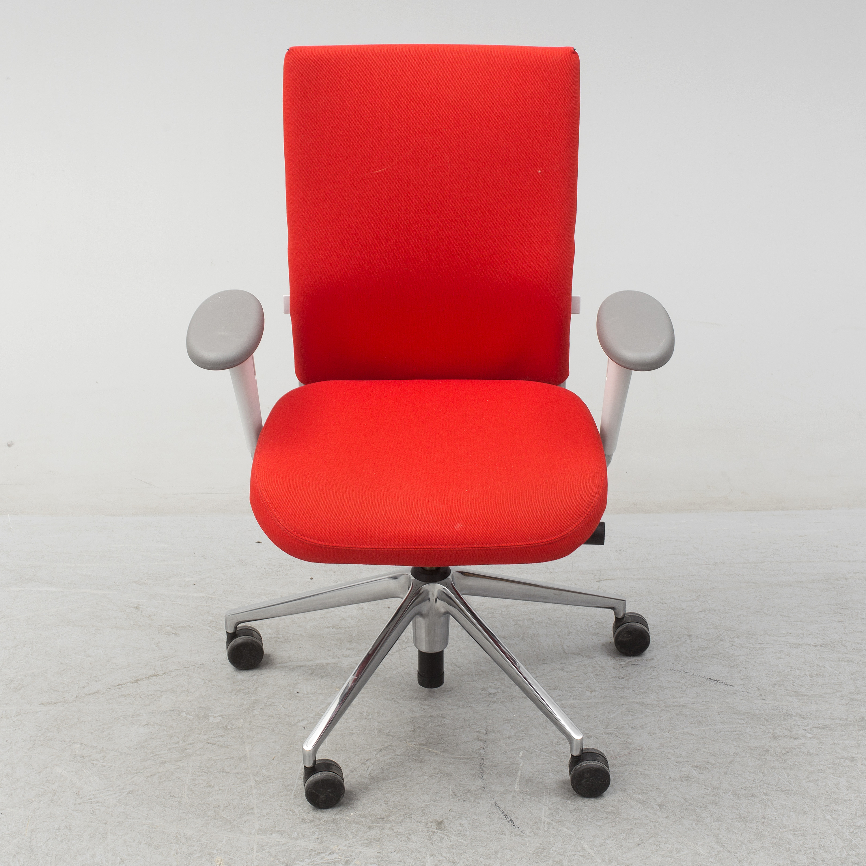 An 'Axess Plus Chair' by Antonio Citterio for Vitra. Bukowskis