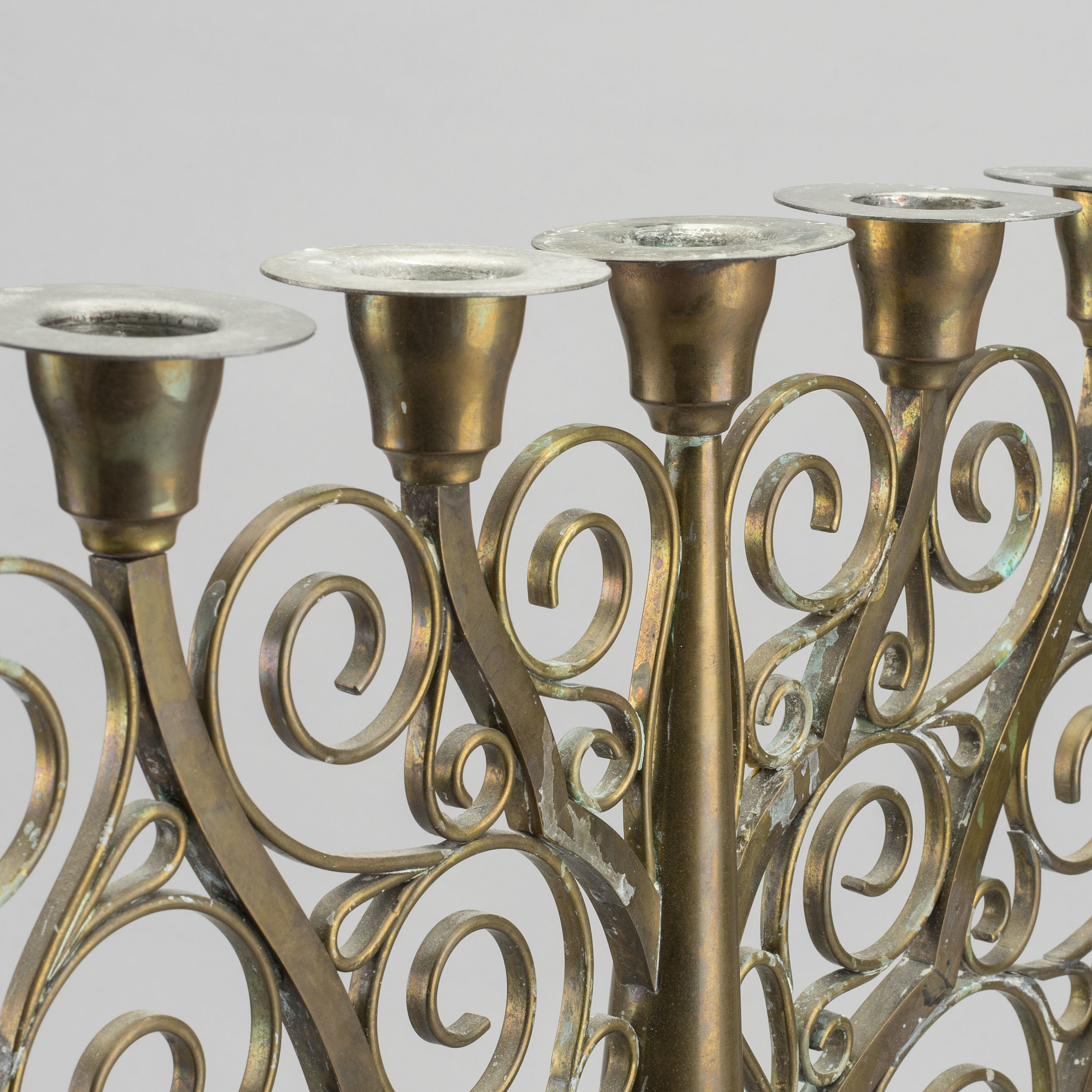 A BRASS CANDELABRA. Bukowskis
