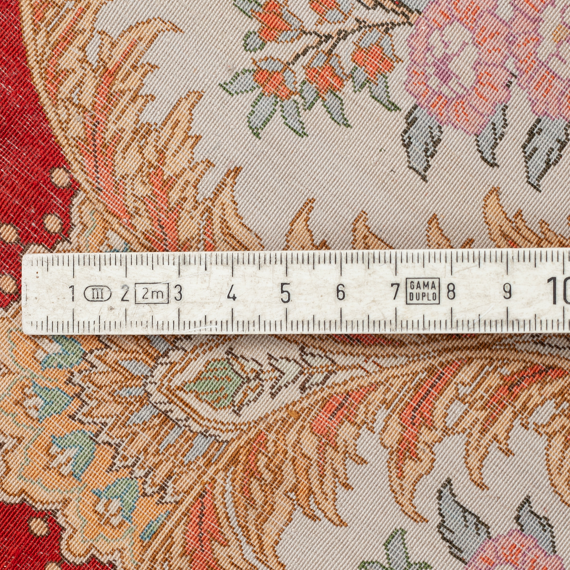 A chinese silk rug, around 160 x 108 cm. Bukowskis