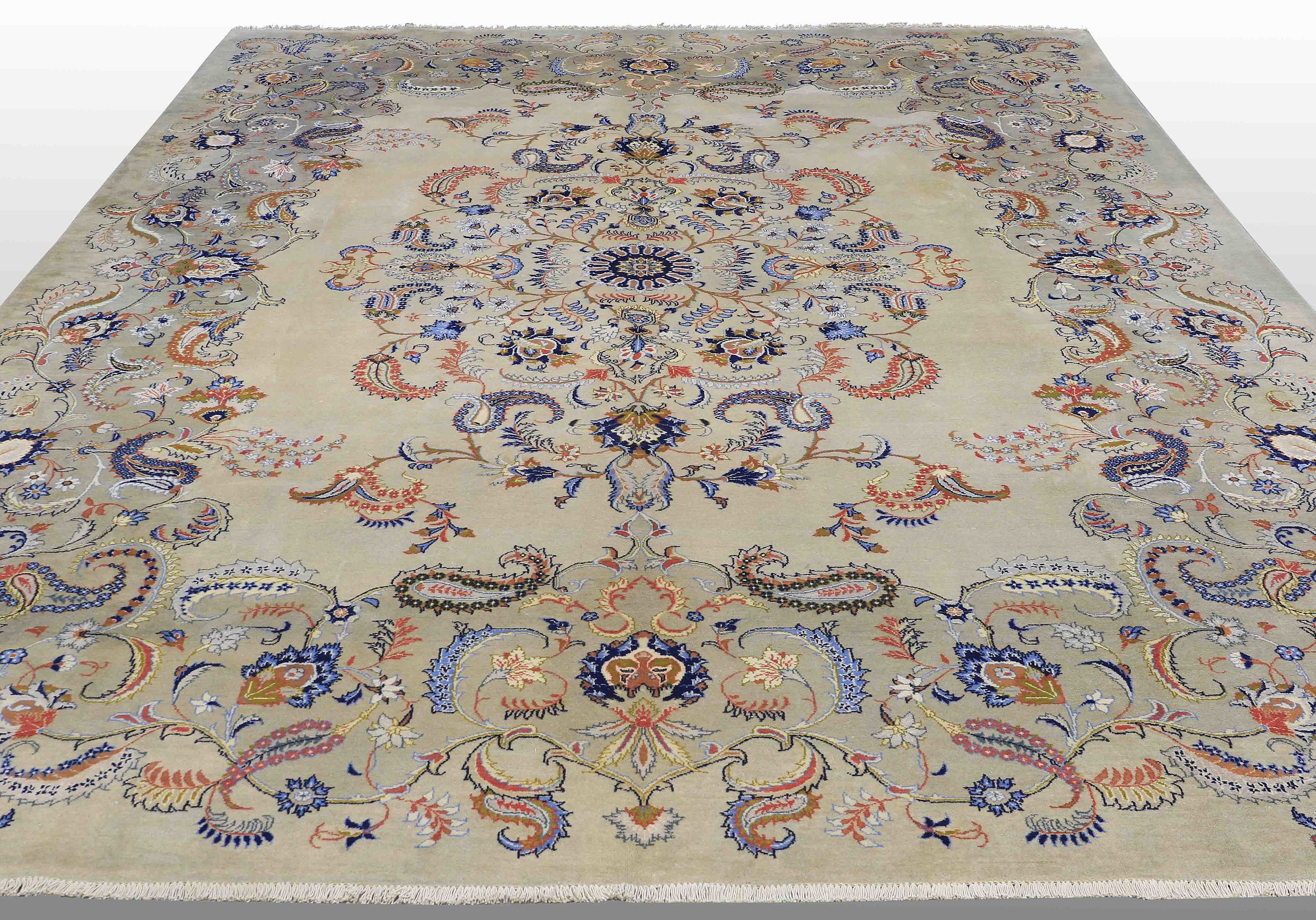 A CARPET, Royal keshan, ca 407 x 307 cm. Bukowskis