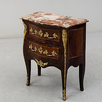 CHEST OF DRAWERS, Louis XV-style, probably France. Late 19th century.