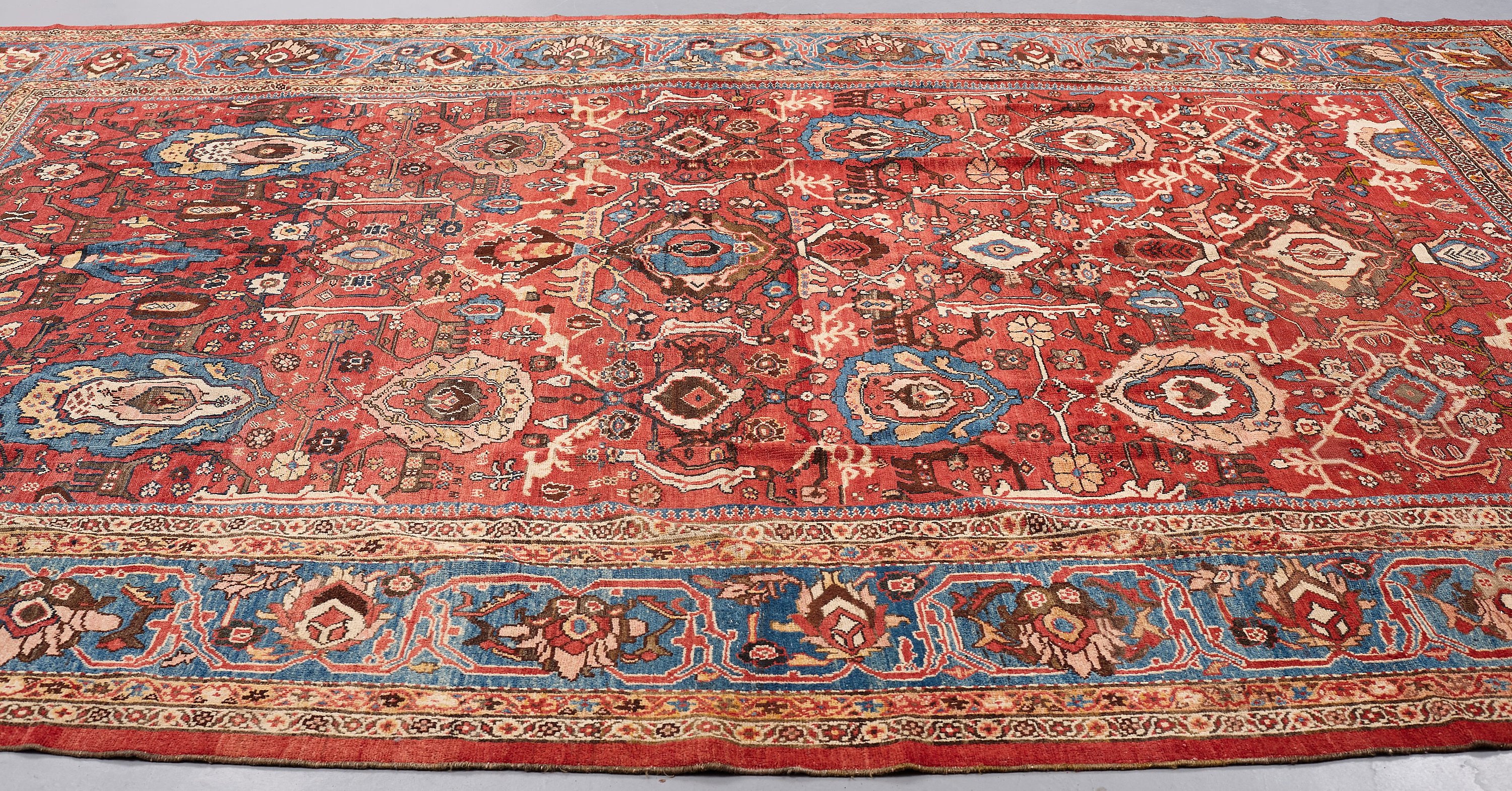 MATTA, antik Ziegler Mahal, ca 391 x 322 cm. Bukowskis