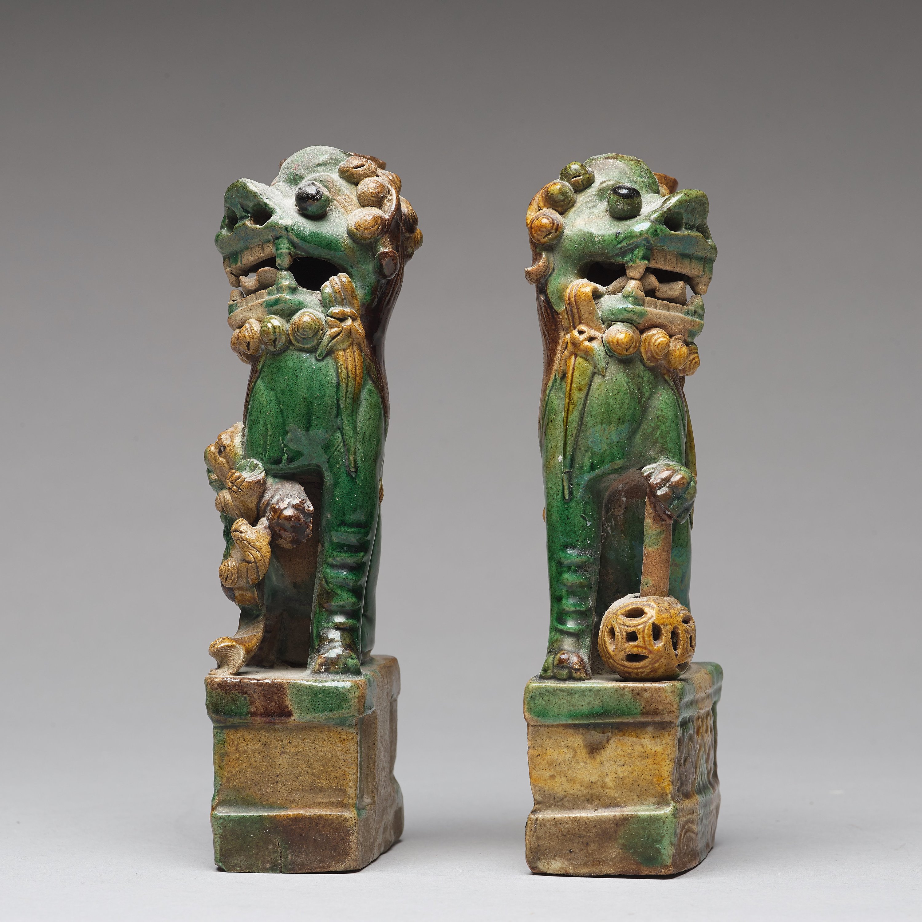 A pair of joss stick holders, Qing dynasty, Kangxi (16621722). Bukowskis