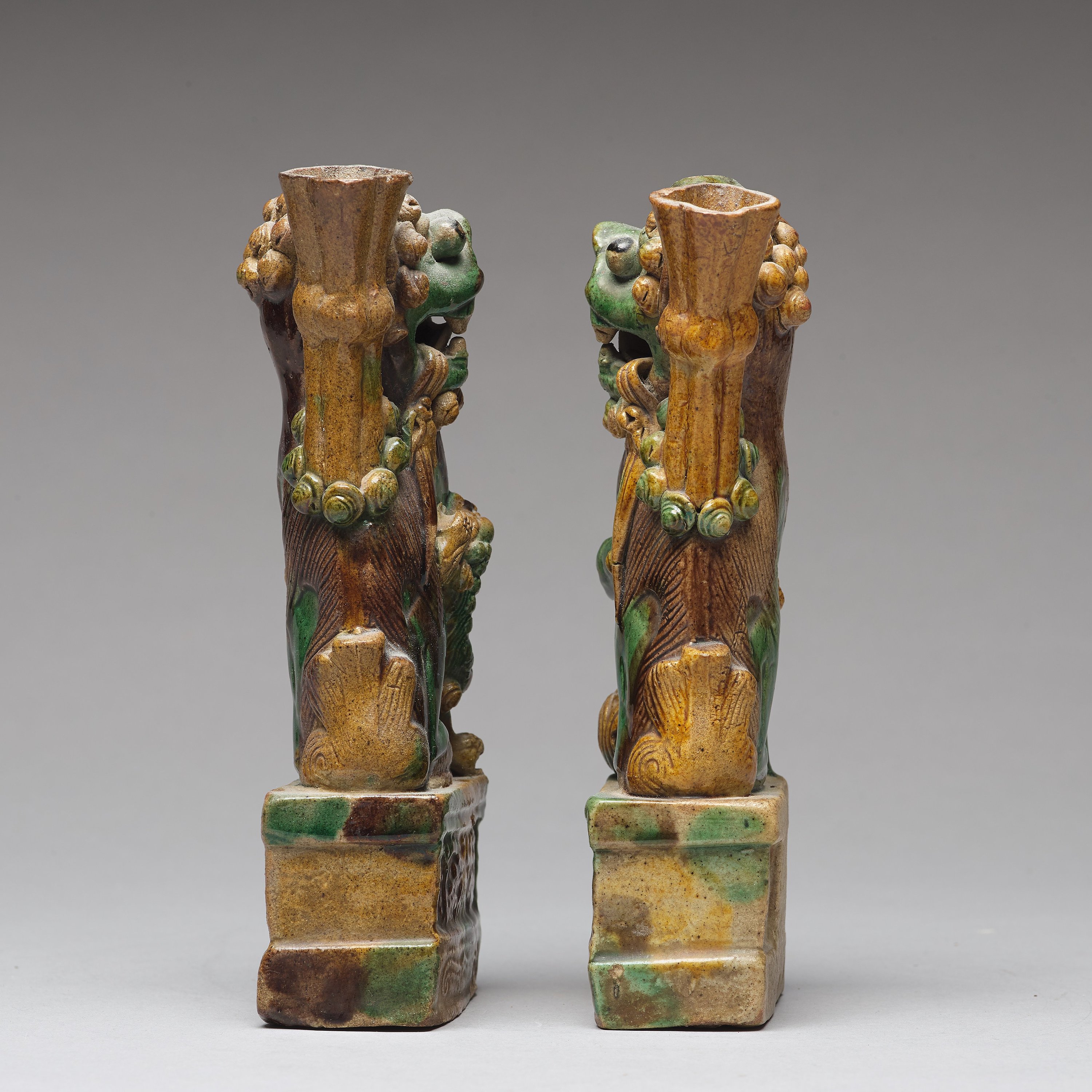 A pair of joss stick holders, Qing dynasty, Kangxi (16621722). Bukowskis