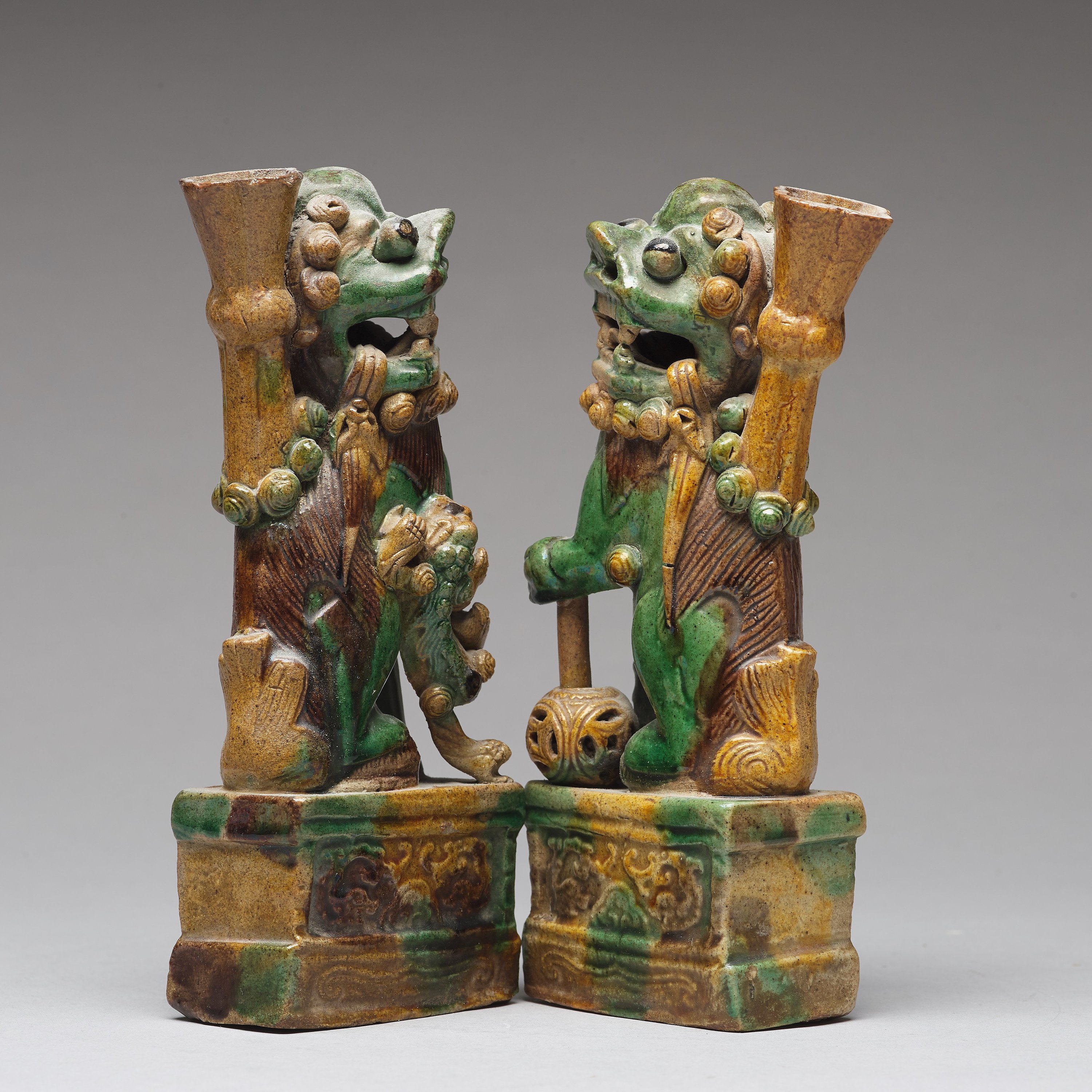 A pair of joss stick holders, Qing dynasty, Kangxi (16621722). Bukowskis