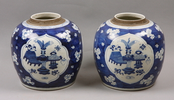 115233. BOJANER, ett par, porslin, Kina, 19002000-tal.