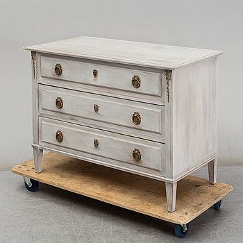 An early 20th century painted chest of drawers.