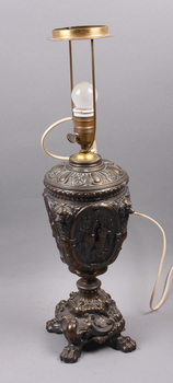 116163. BORDSLAMPA, metall, 1800-talets slut.
