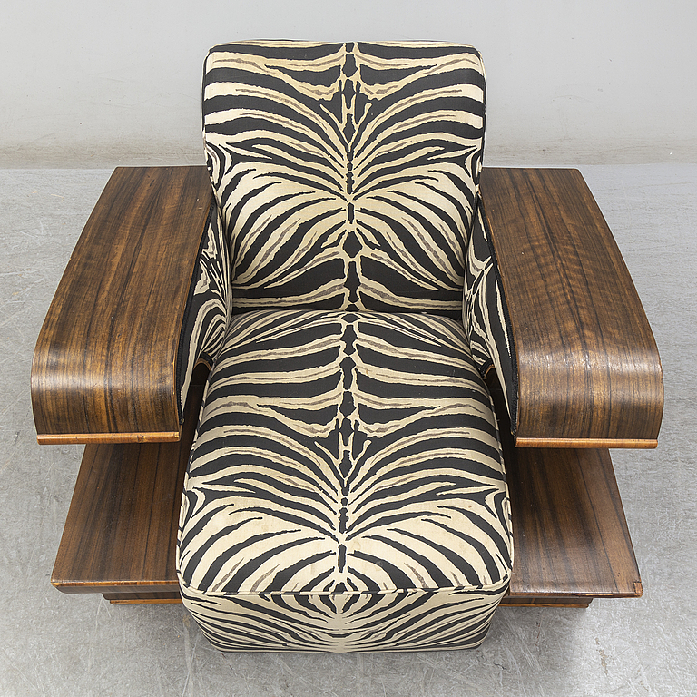 A pair of Art Deco easy chairs, 1920's/30's. Bukowskis