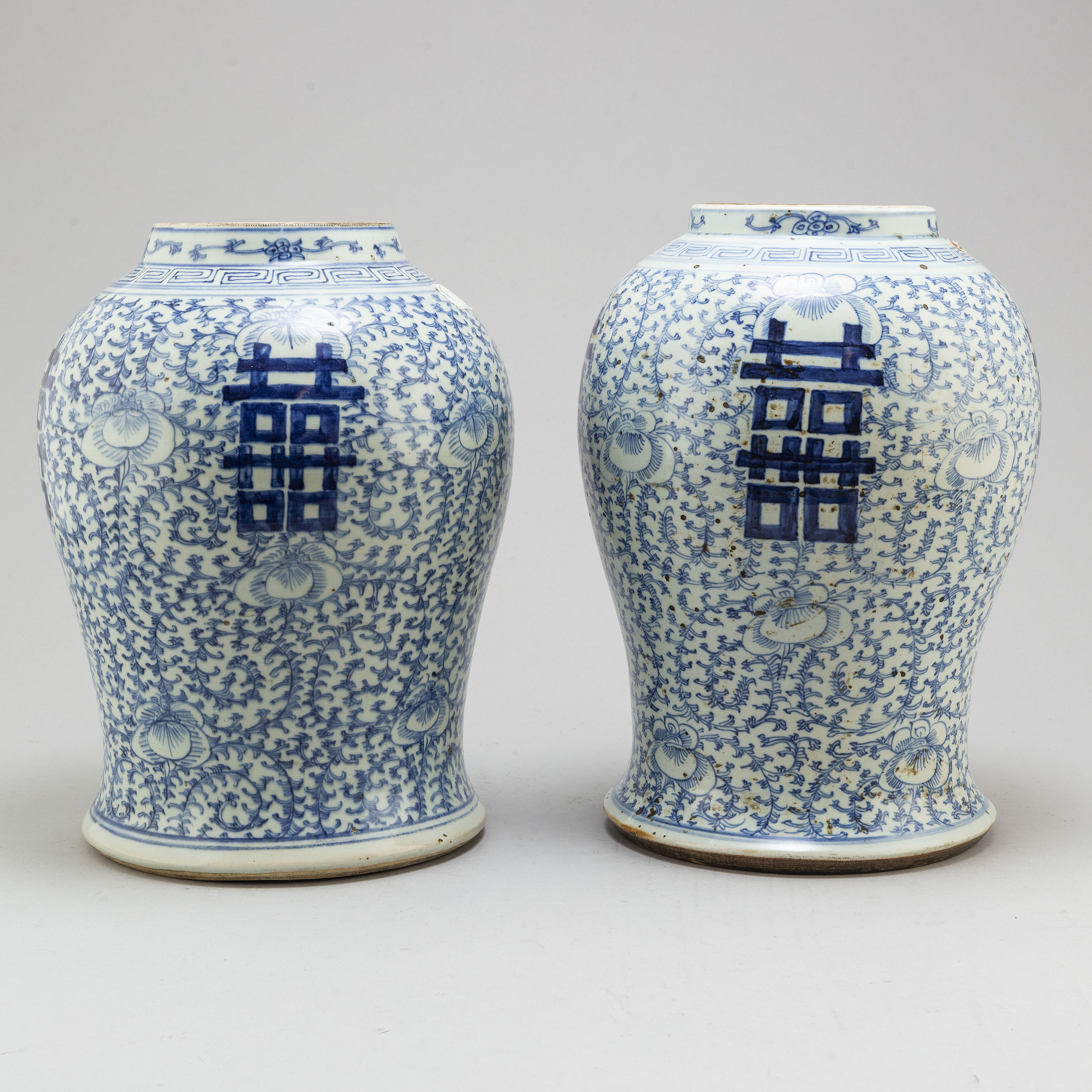 Two Chinese blue and white floor vases, 20th century. Bukowskis