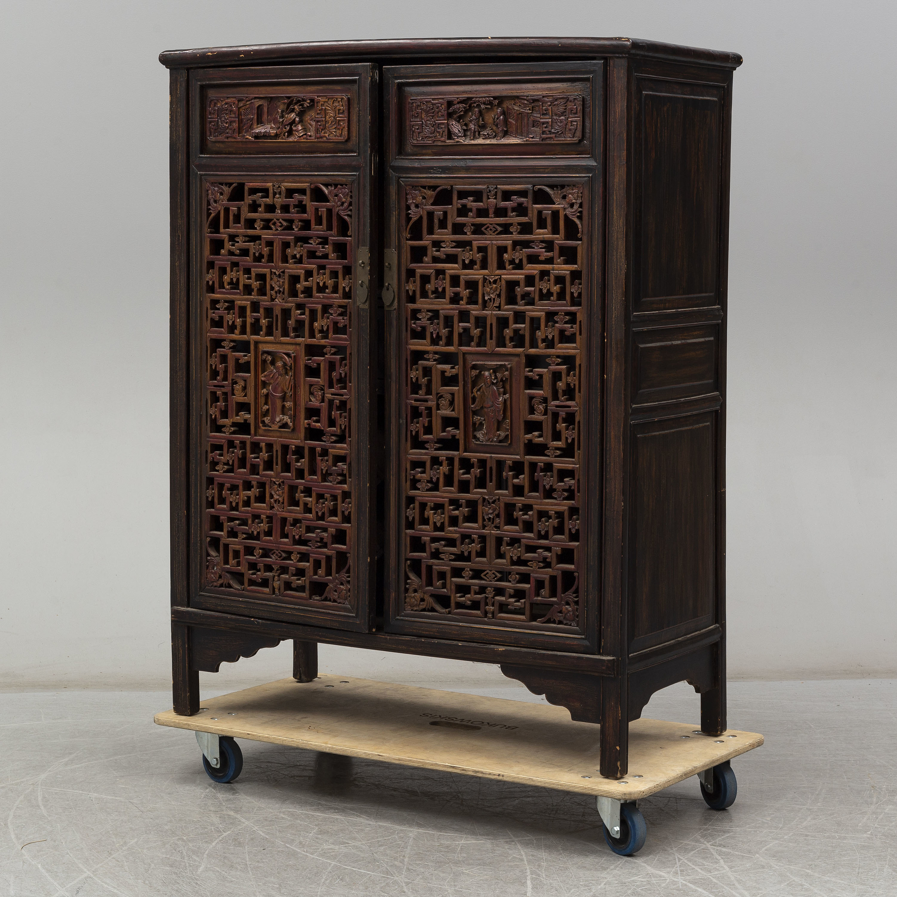 A Chinese mid 20th century cupboard. Bukowskis