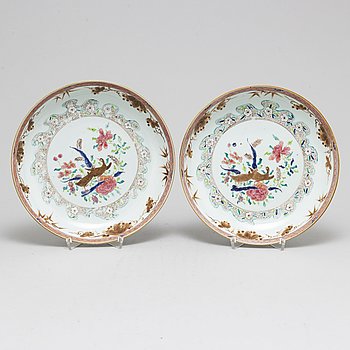 A pair of famille rose dishes, Qing dynasty, Yongzheng (1723-35).